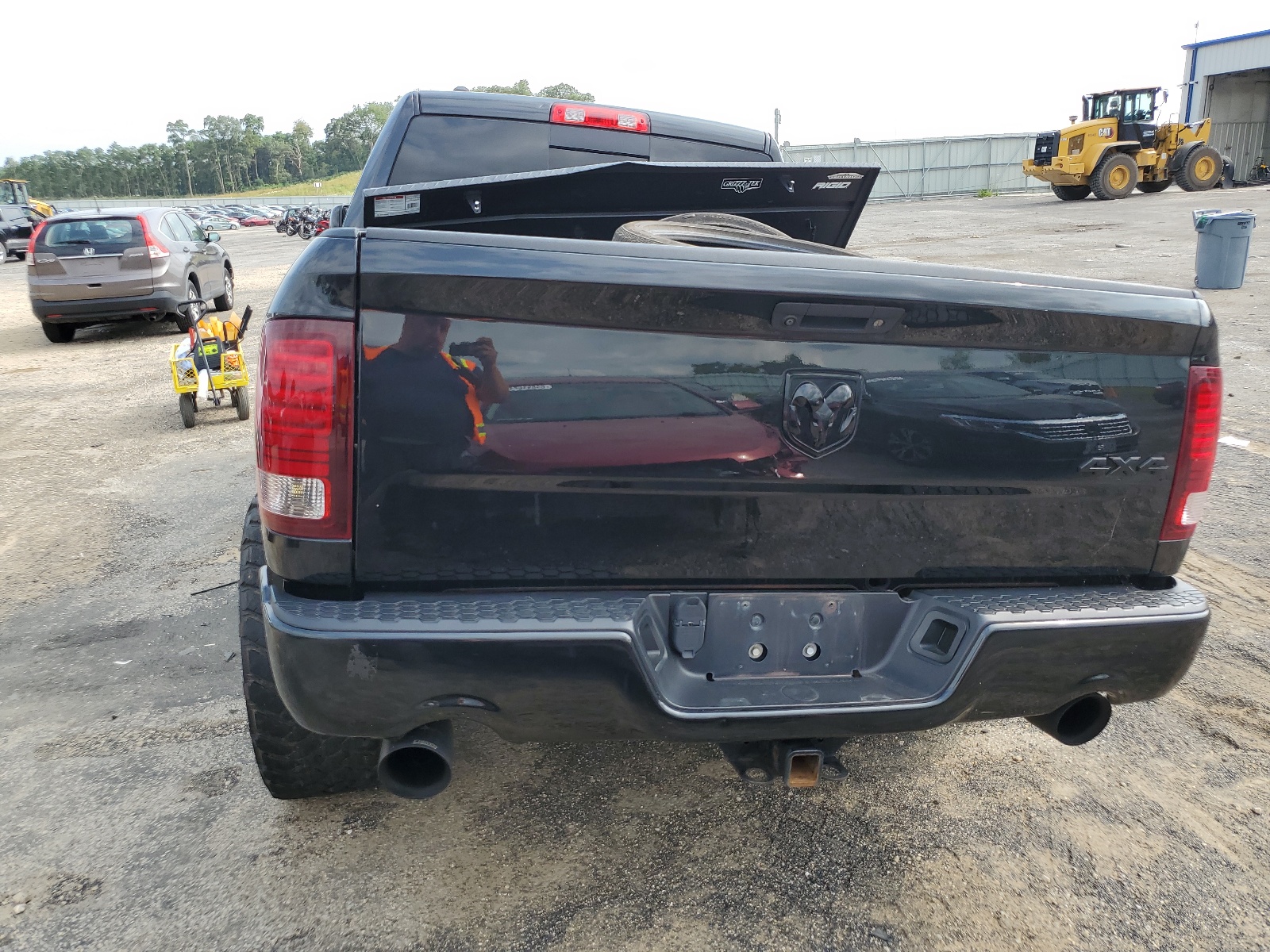 1C6RR7HT6HS743208 2017 Ram 1500 Sport