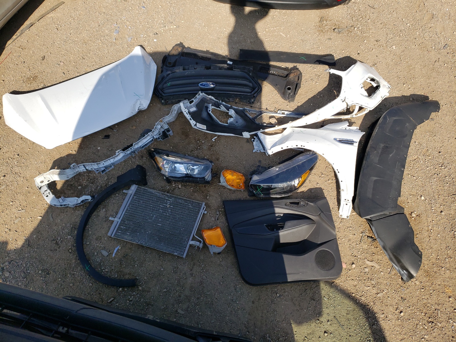 1FMCU0F77KUB75830 2019 Ford Escape S