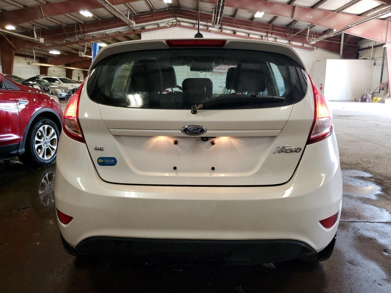 3FADP4EJ4JM119230 2018 Ford Fiesta Se