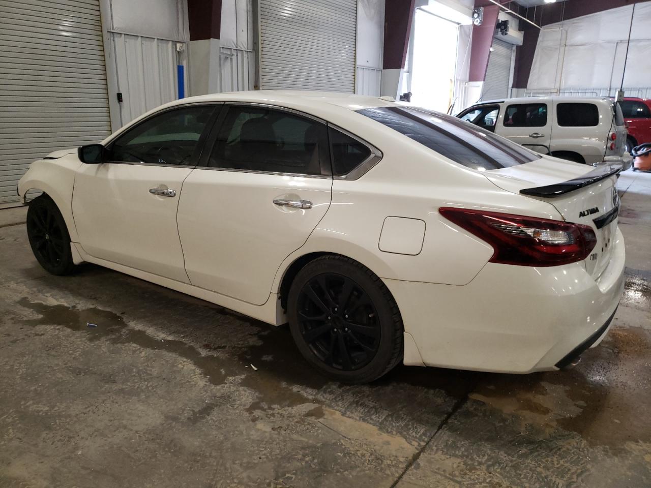 1N4AL3AP8JC288879 2018 NISSAN ALTIMA - Image 2