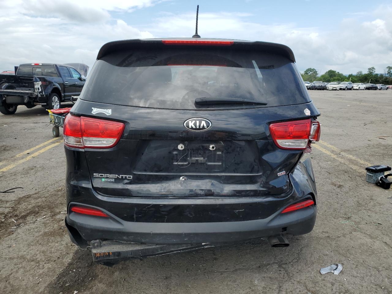 5XYPG4A30HG301755 2017 Kia Sorento Lx