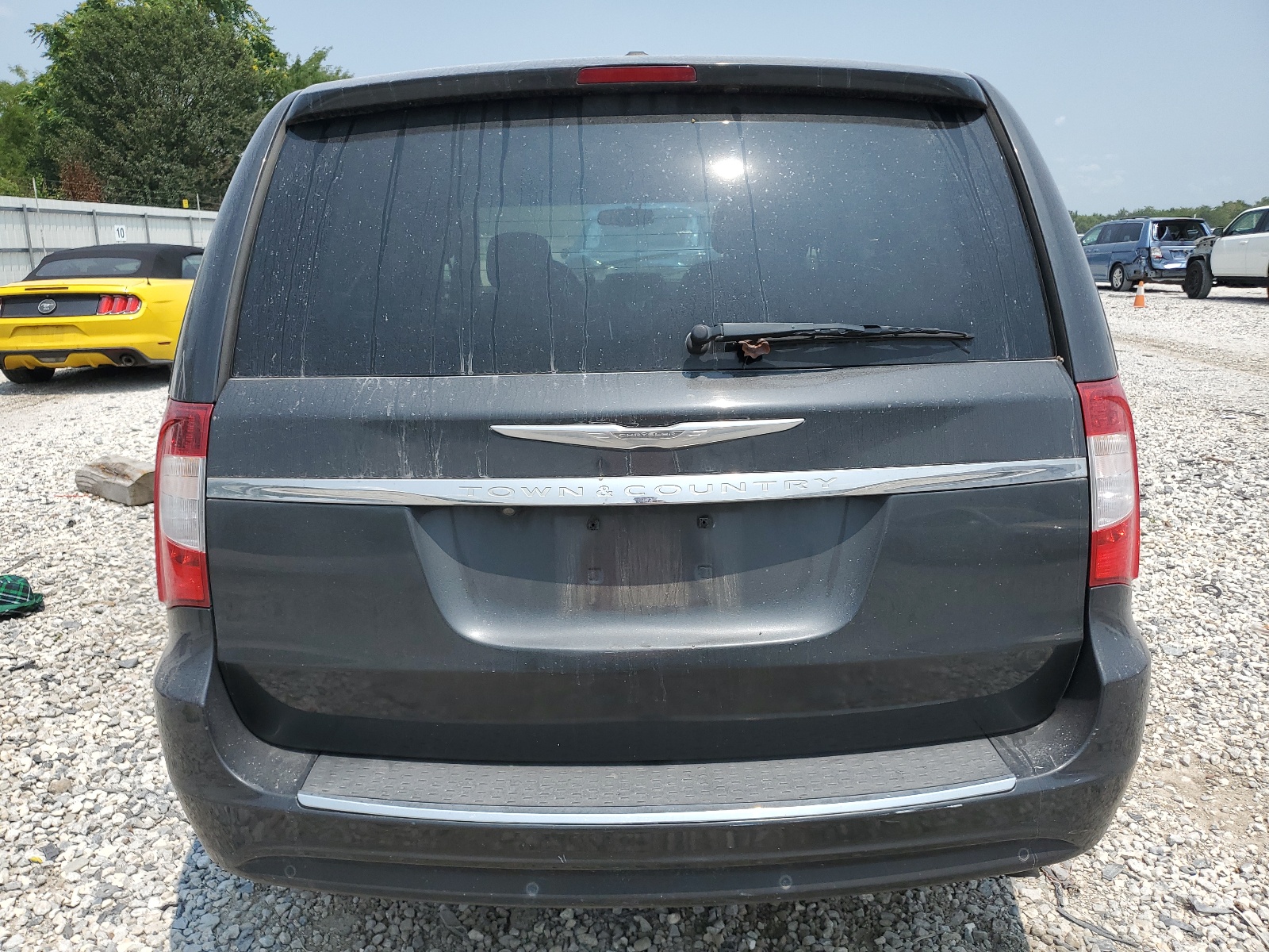 2A4RR8DG5BR705186 2011 Chrysler Town & Country Touring L