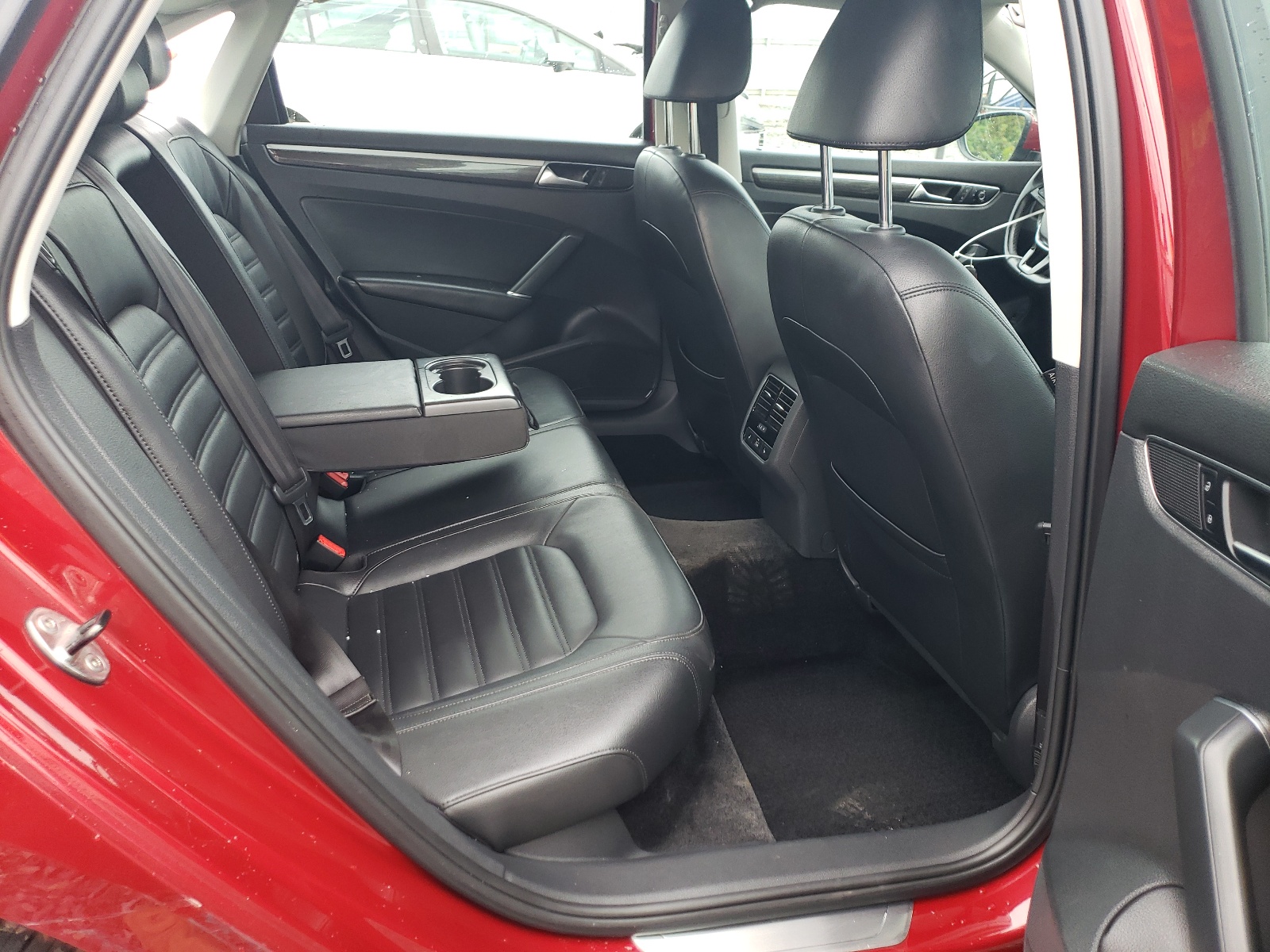 1VWCM7A38HC043091 2017 Volkswagen Passat Sel Premium