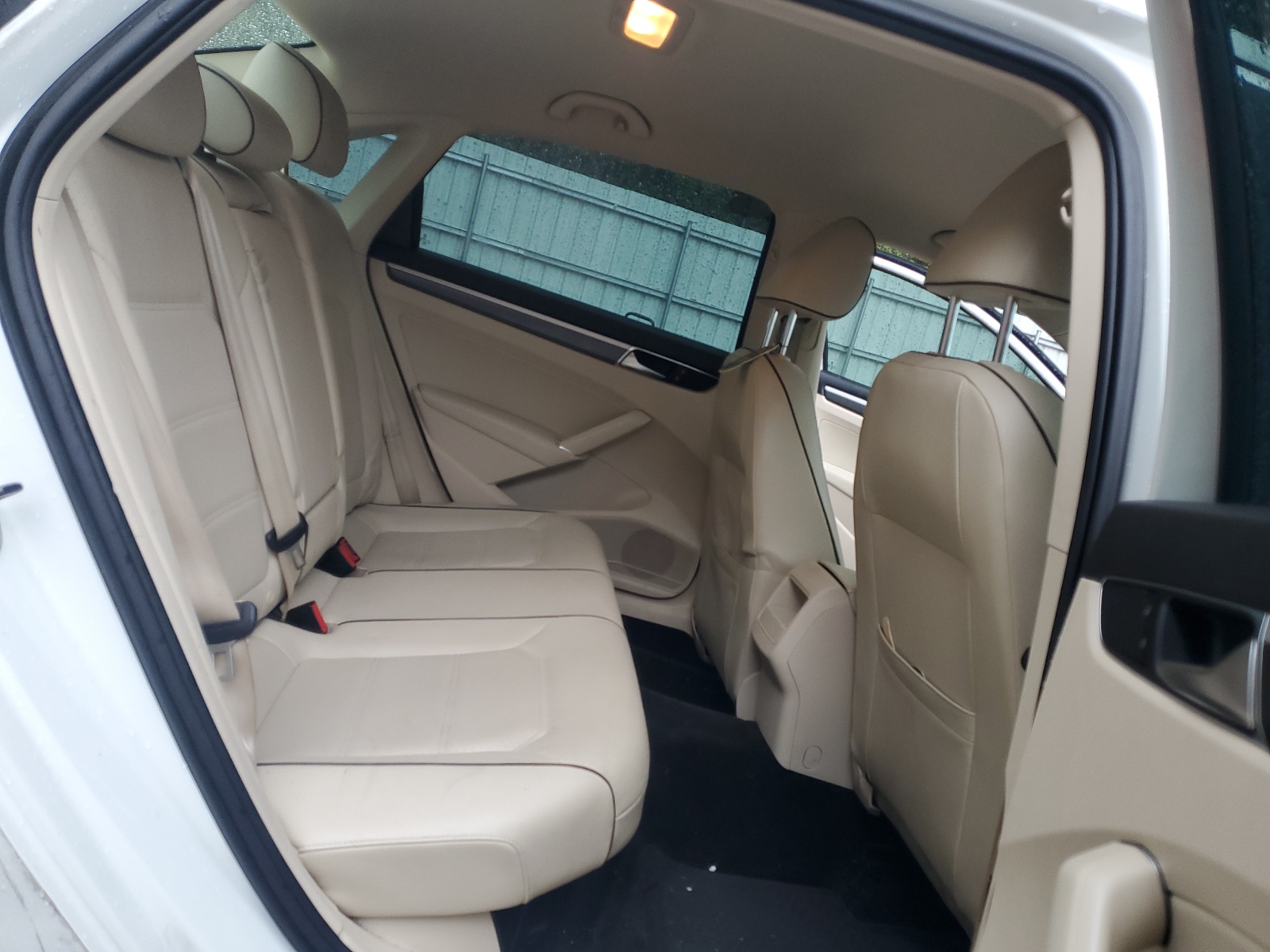 1VWDT7A35HC085306 2017 Volkswagen Passat R-Line