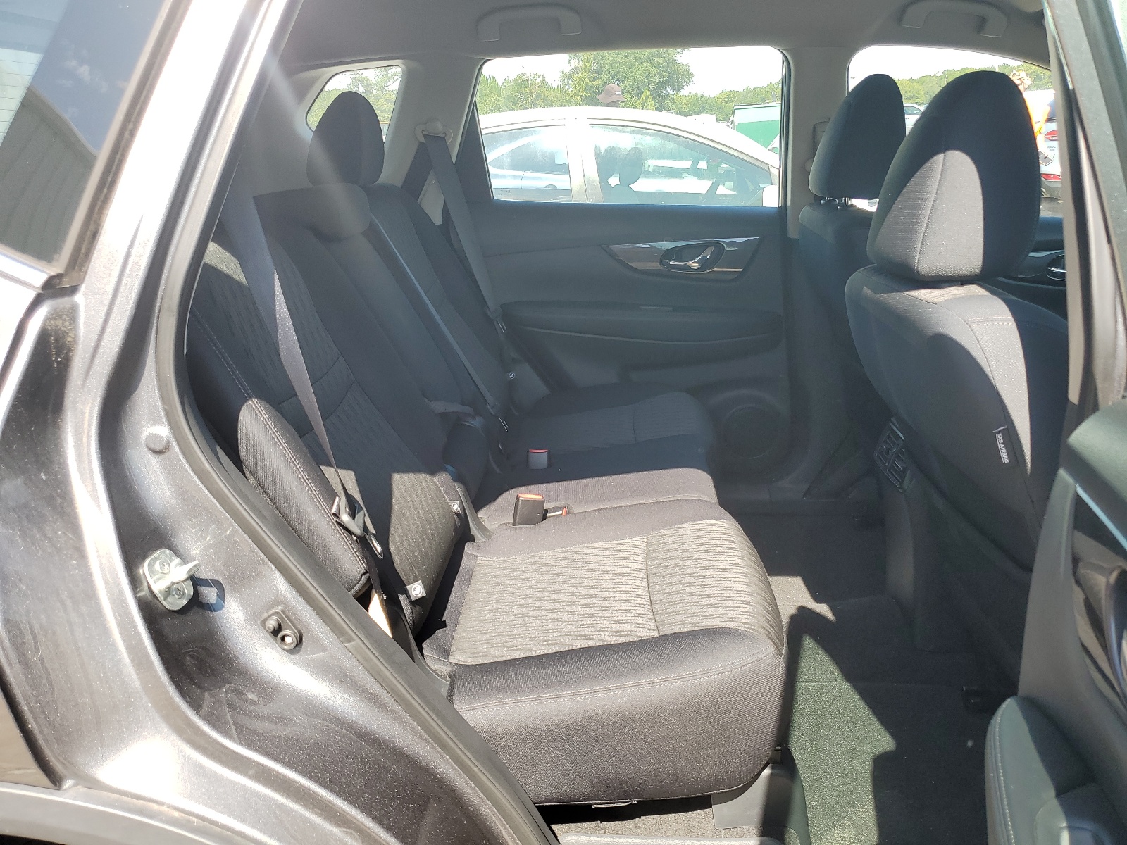 5N1AT2MT0JC827116 2018 Nissan Rogue S