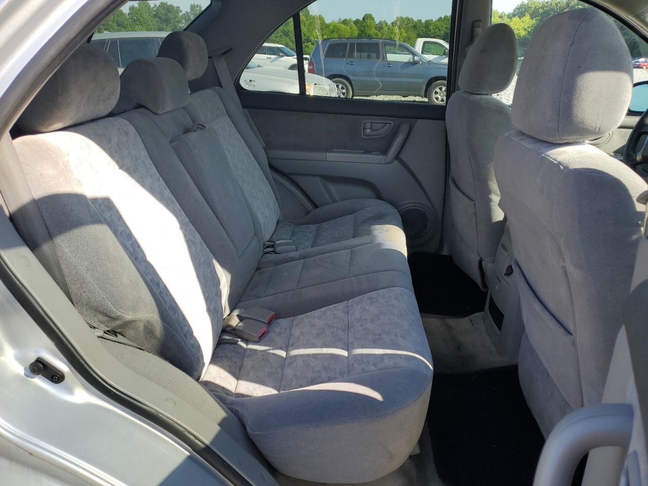 2004 Kia Sorento Ex VIN: KNDJD733045287288 Lot: 61608234