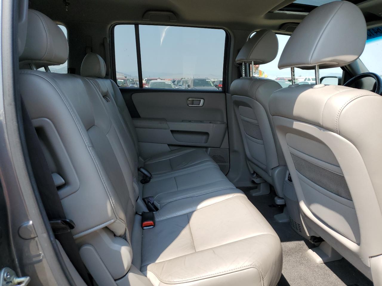 2011 Honda Pilot Exln VIN: 5FNYF4H78BB102936 Lot: 64134554