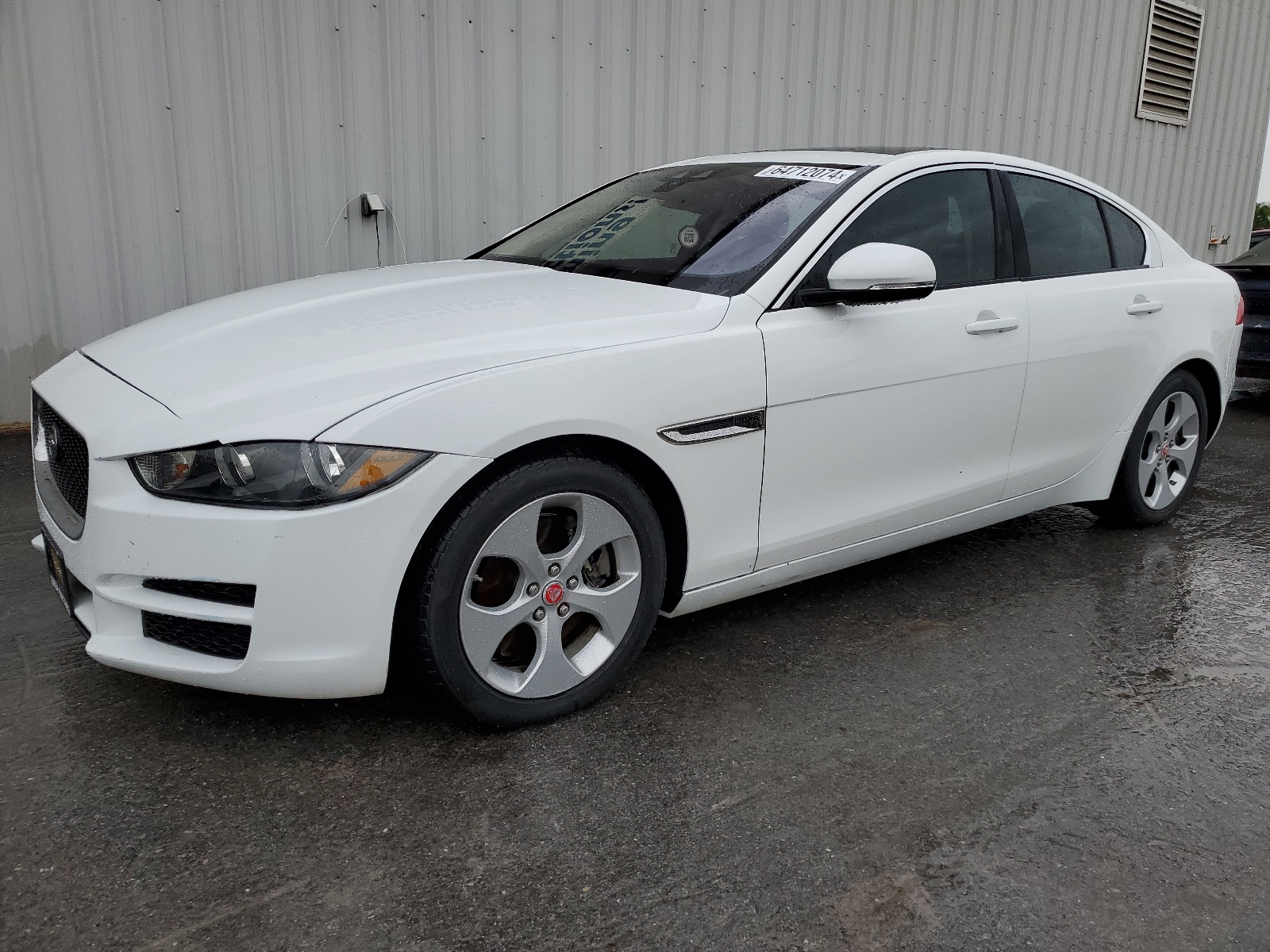 2017 Jaguar Xe vin: SAJAR4BN1HA975530