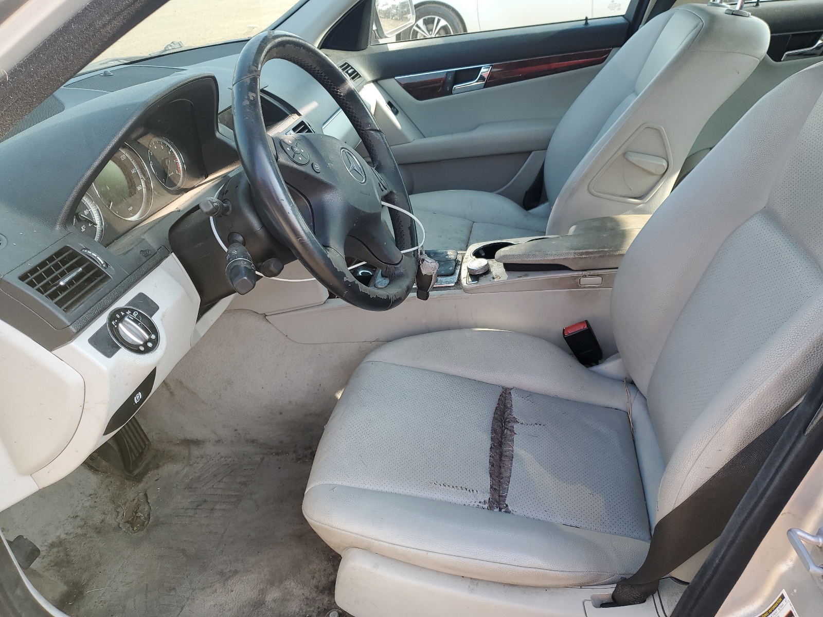 WDDGF81X69R083245 2009 Mercedes-Benz C 300 4Matic