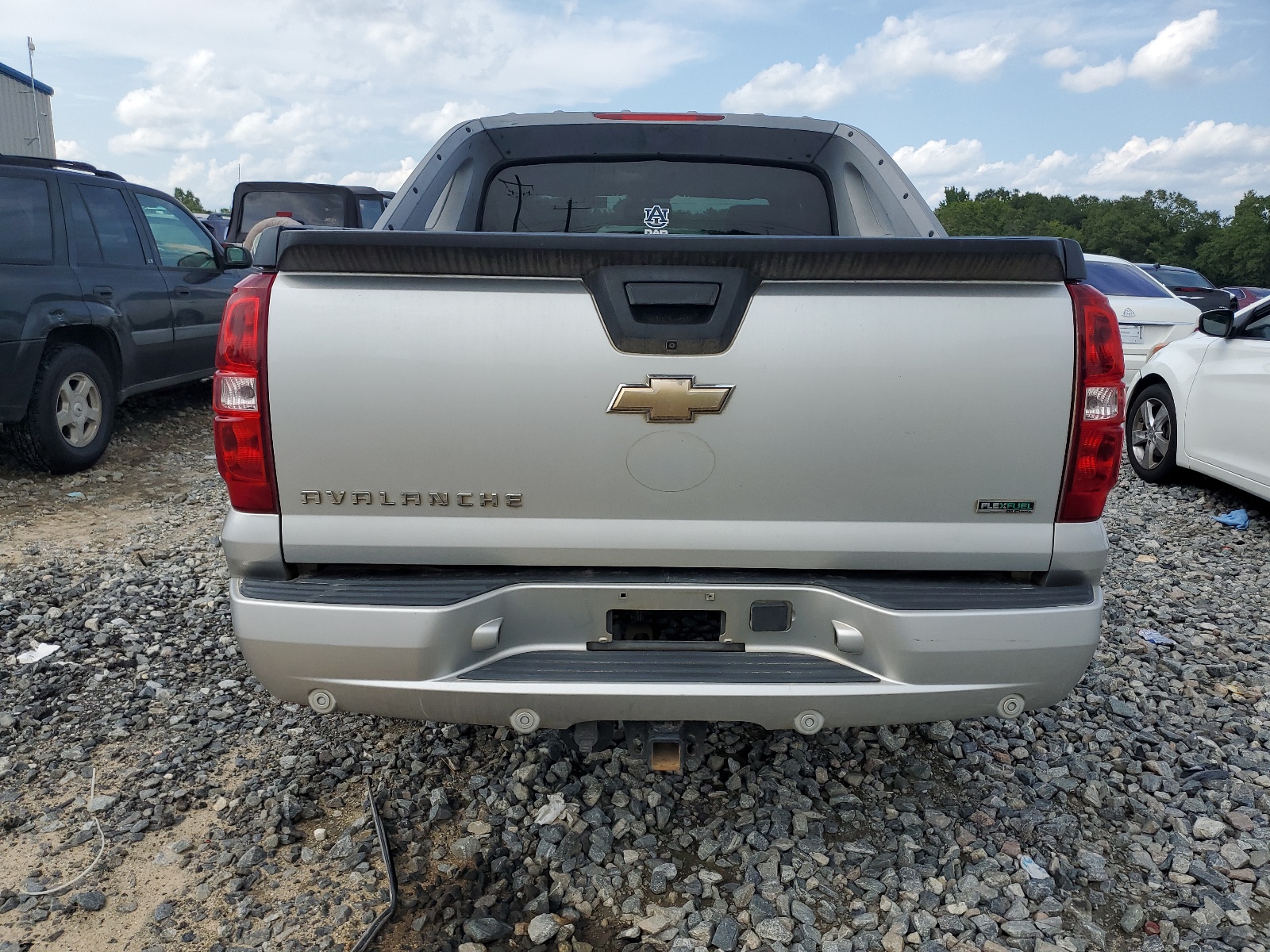 3GNVKFE04AG158096 2010 Chevrolet Avalanche Lt