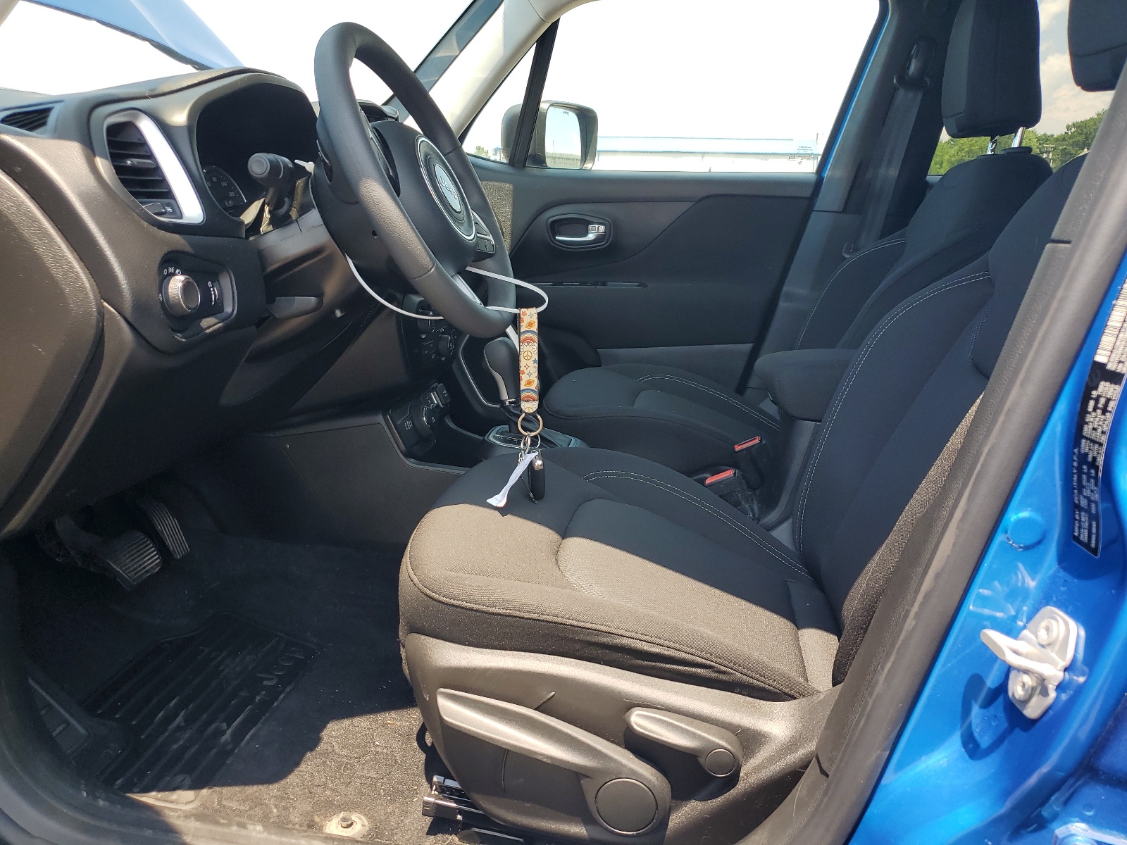 ZACNJBAB6LPM06990 2020 Jeep Renegade Sport