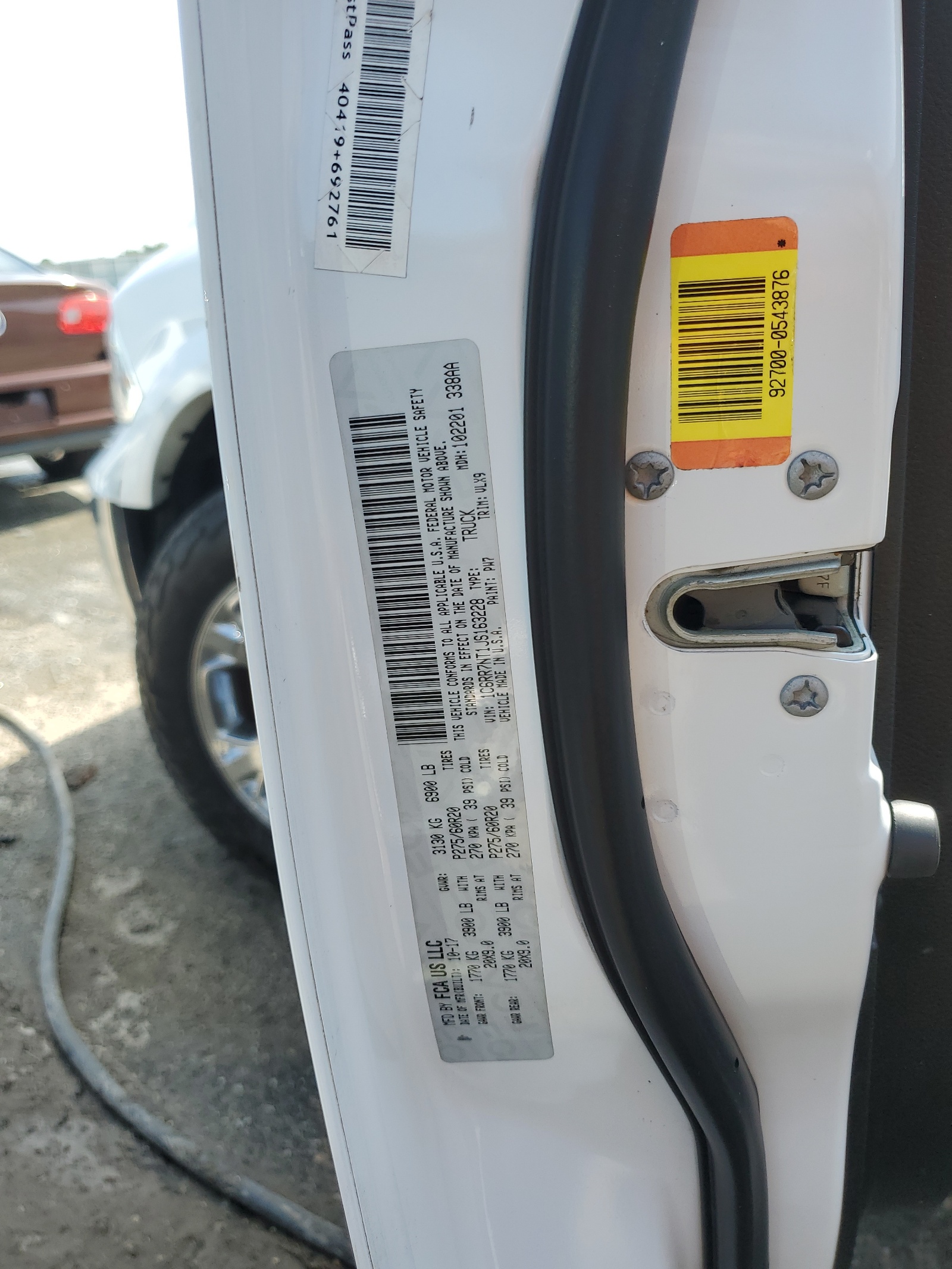 1C6RR7NT1JS163228 2018 Ram 1500 Laramie