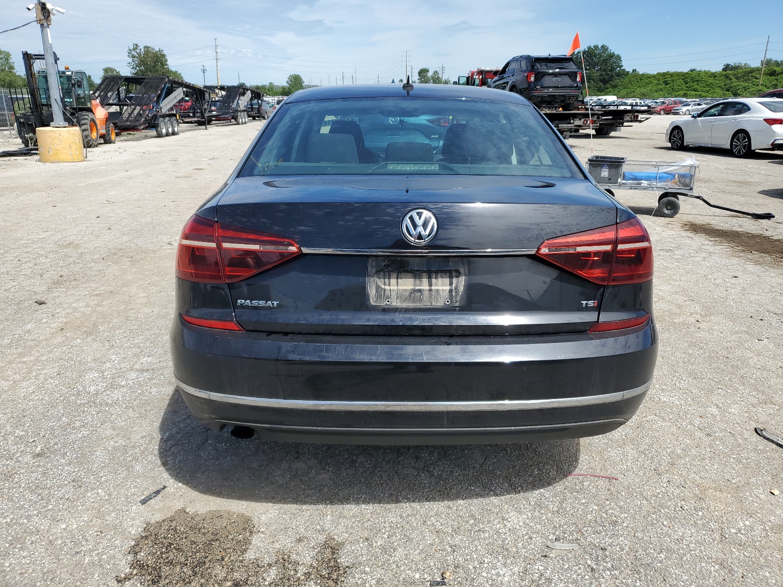 1VWAT7A36HC006826 2017 Volkswagen Passat S