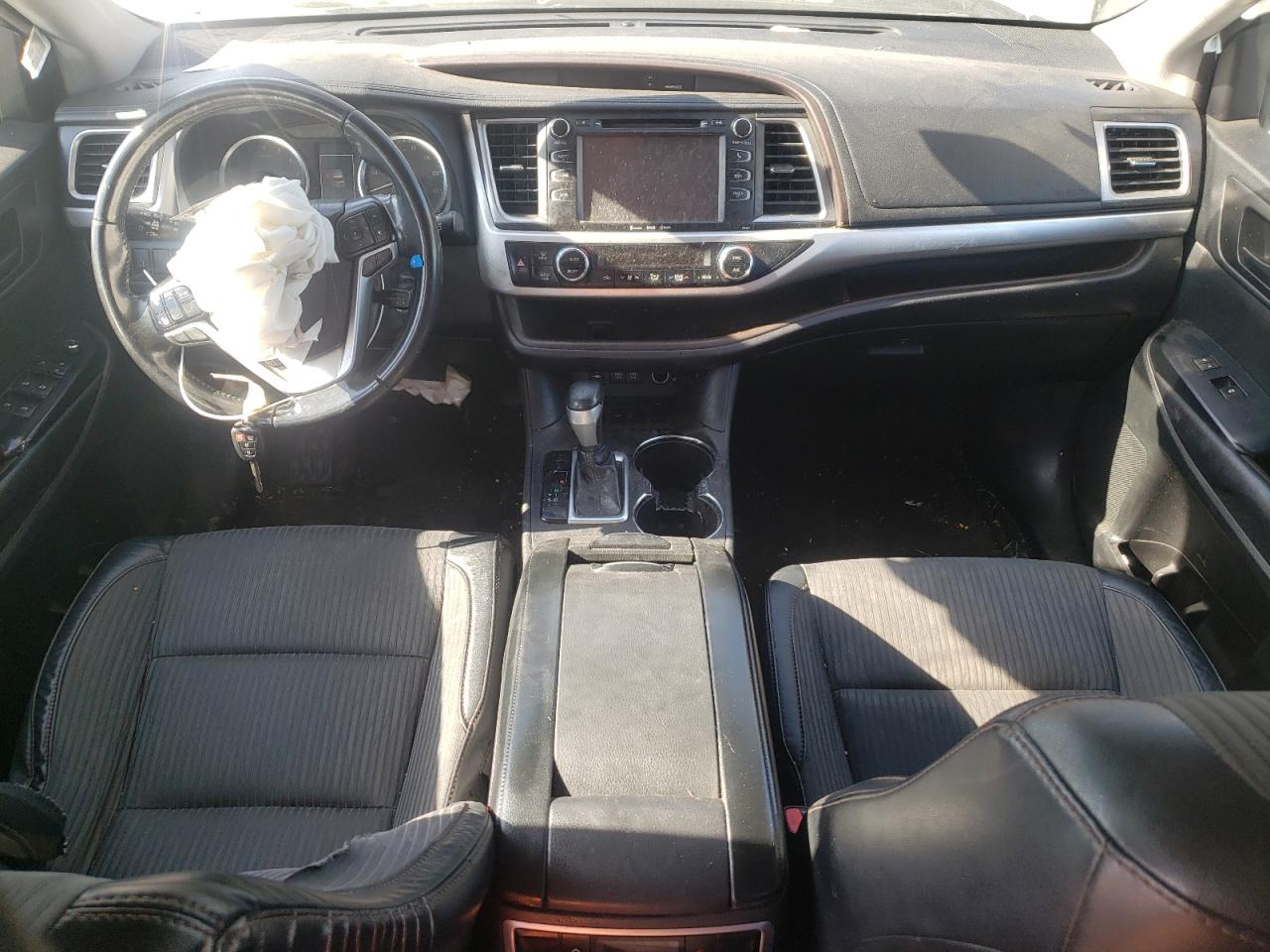 2017 Toyota Highlander Le VIN: 5TDZZRFH3HS218327 Lot: 62175514