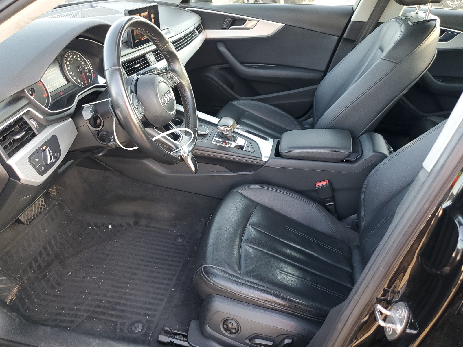 WAUGNAF44HN003916 2017 Audi A4 Premium