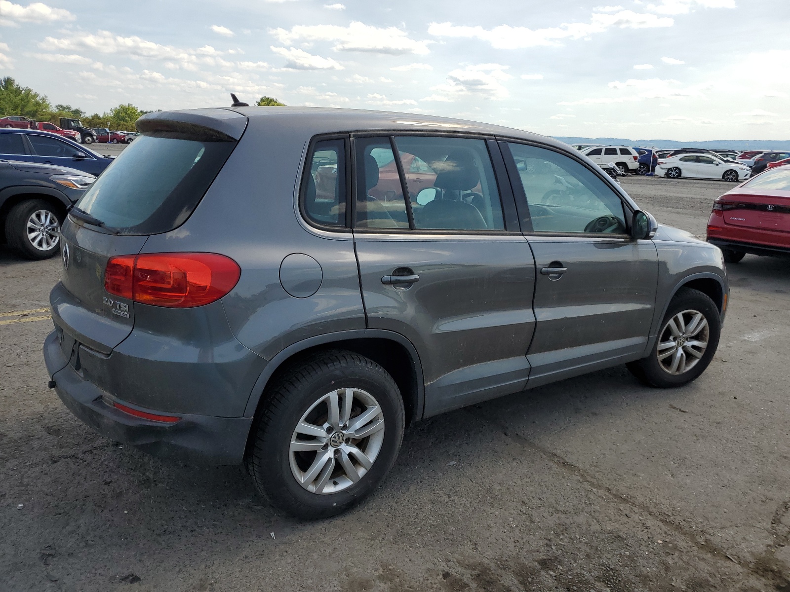 2012 Volkswagen Tiguan S vin: WVGBV7AX3CW000862