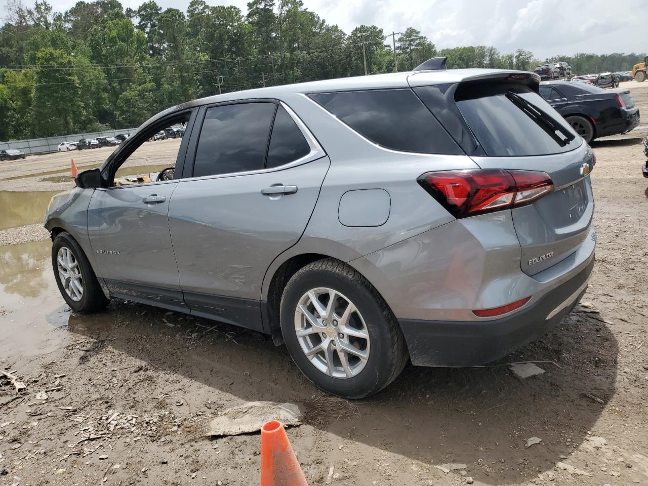 2023 Chevrolet Equinox - Image 2