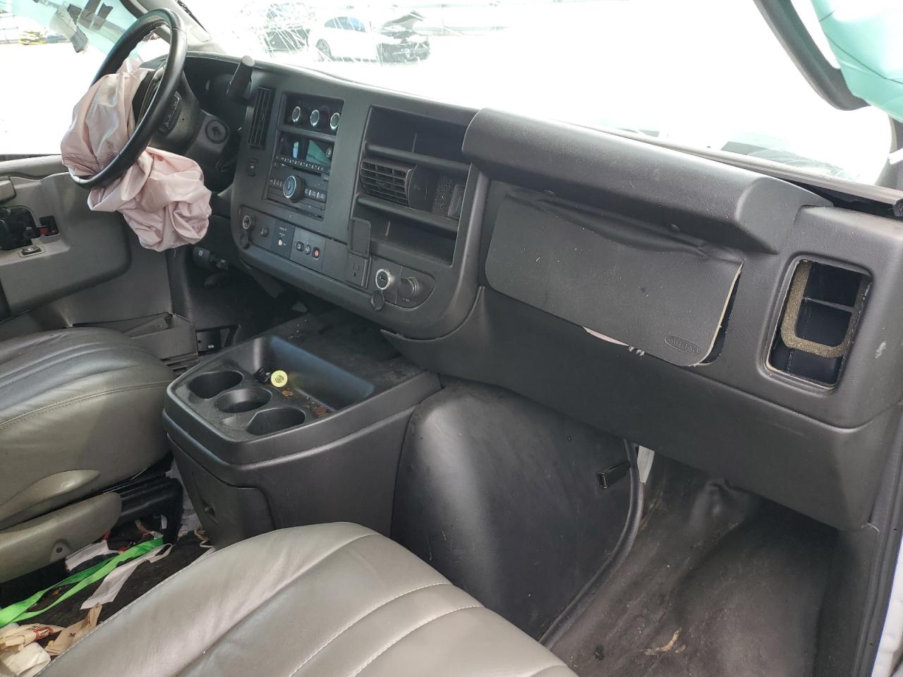 2019 Chevrolet Express G2500 VIN: 1GCWGAFP3K1143019 Lot: 61850664