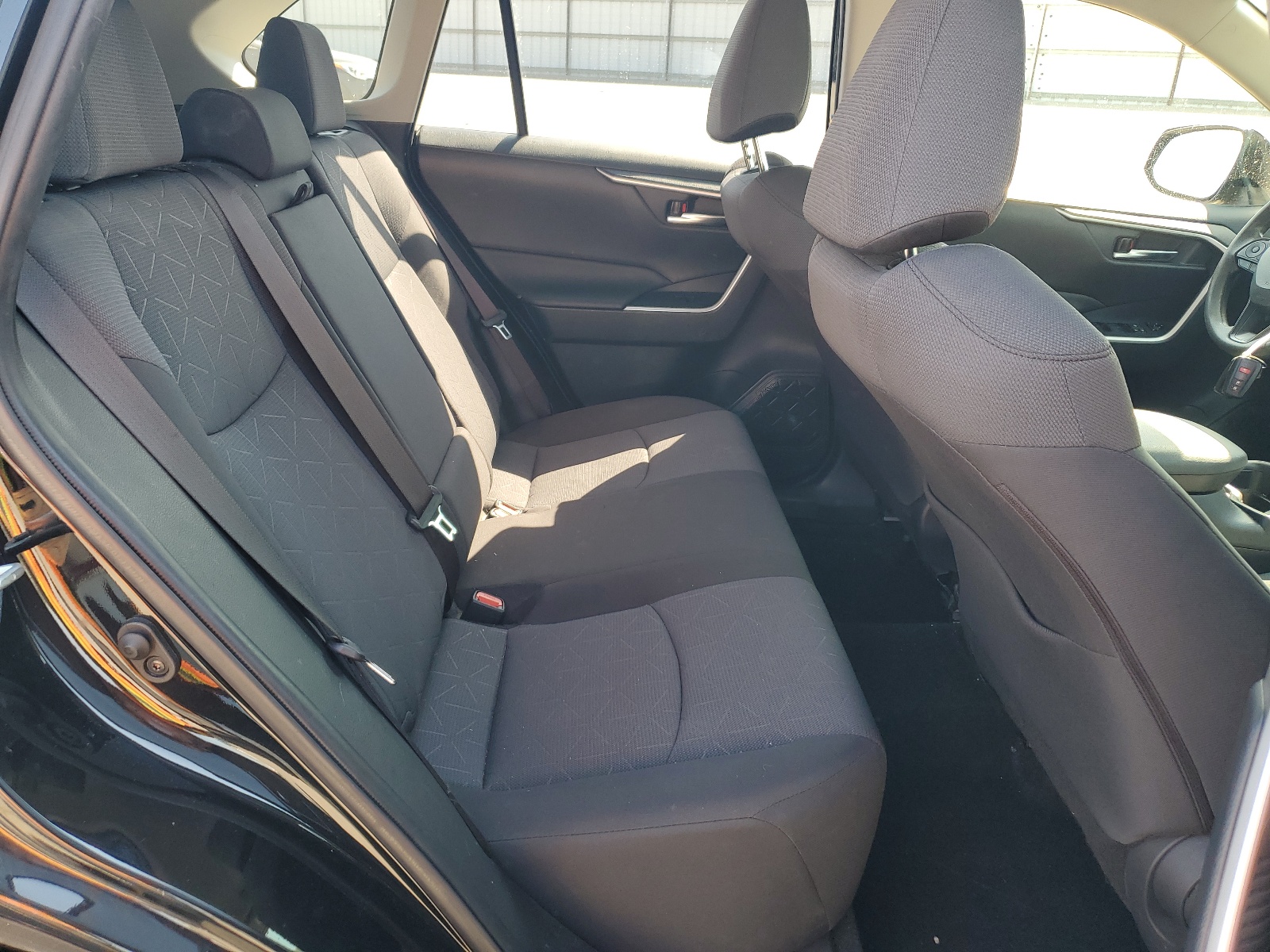 JTMP1RFV7KD026948 2019 Toyota Rav4 Xle