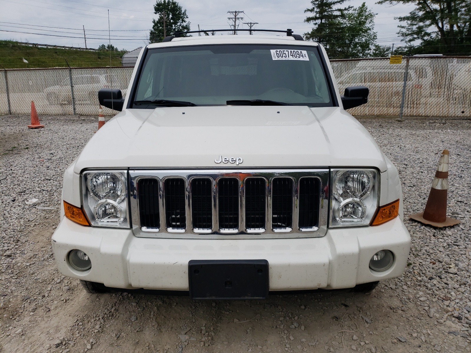 1J8HG48K29C528901 2009 Jeep Commander Sport