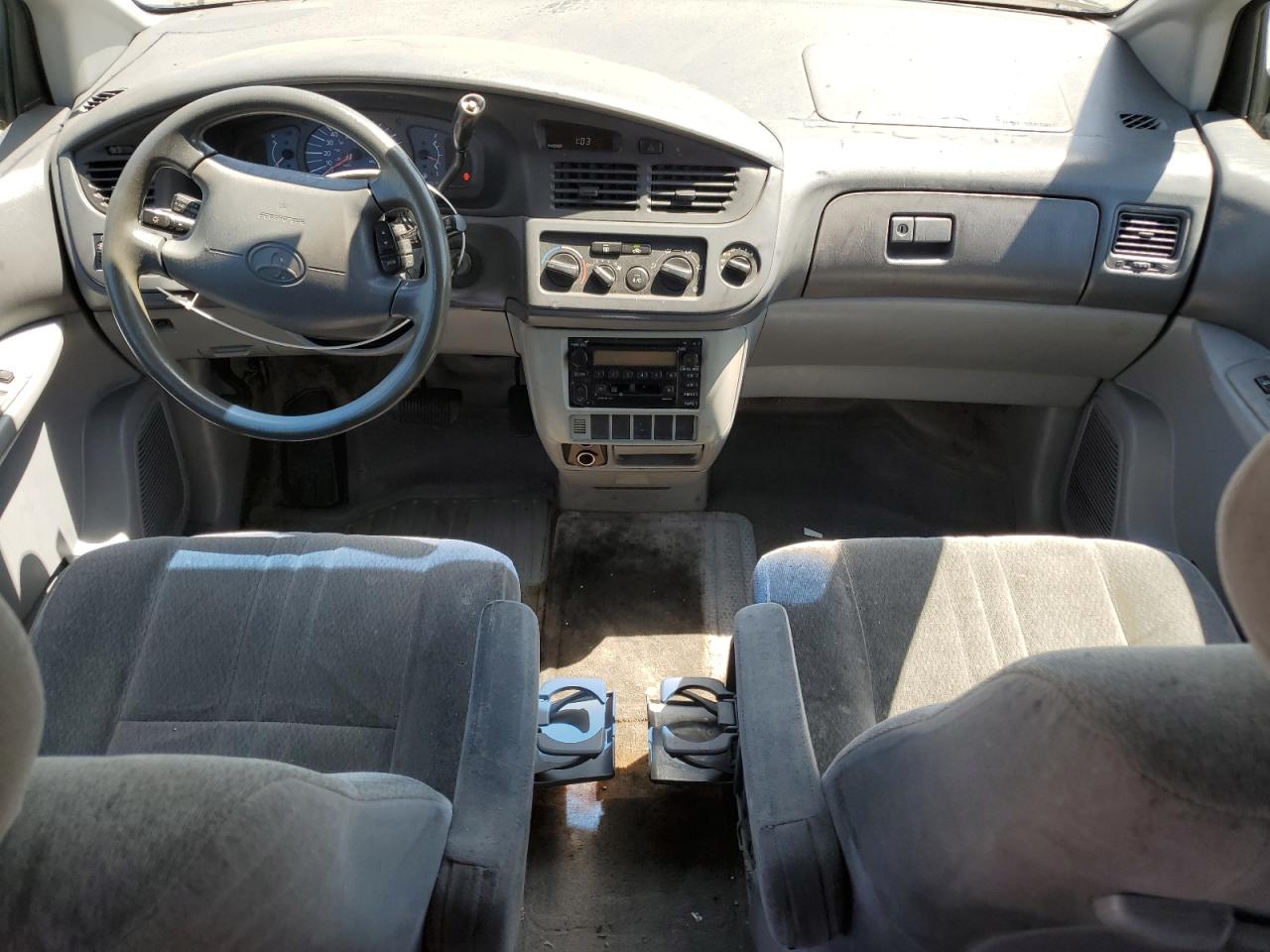 2002 Toyota Sienna Ce VIN: 4T3ZF19C12U450277 Lot: 65512624