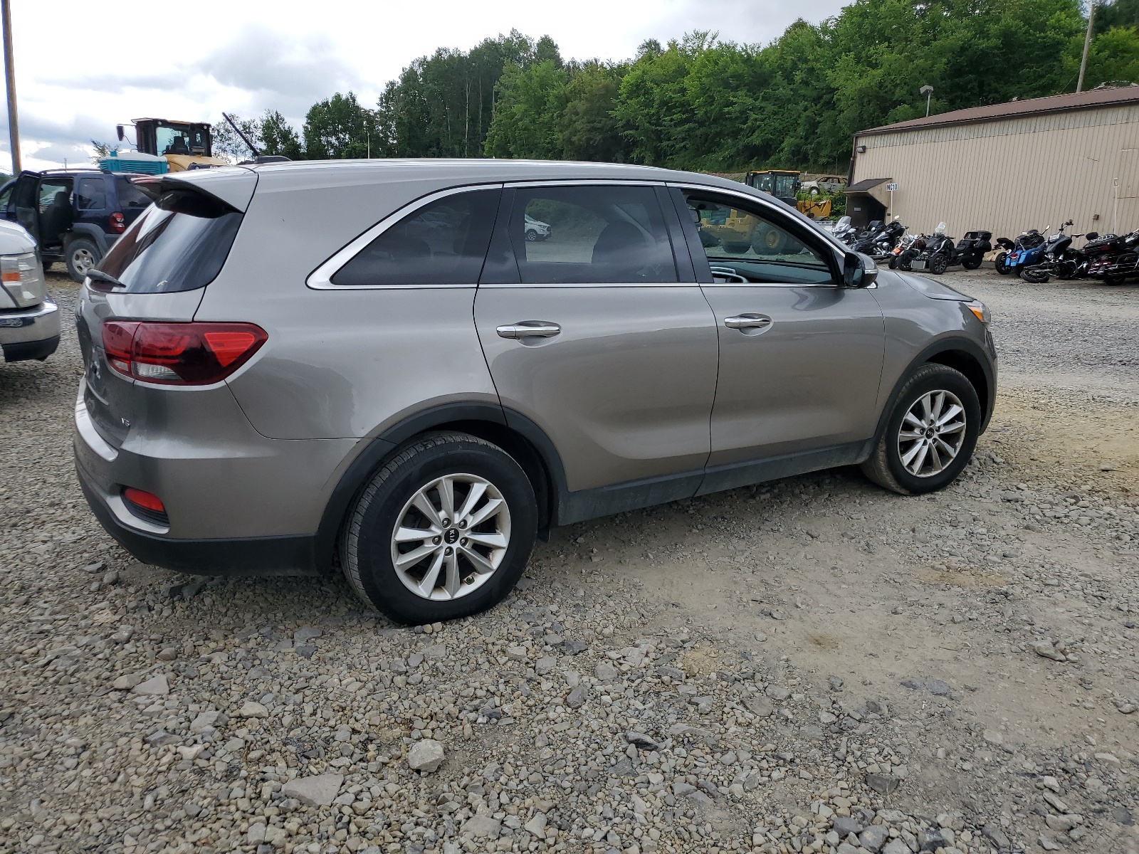 2019 Kia Sorento Lx vin: 5XYPG4A52KG487789