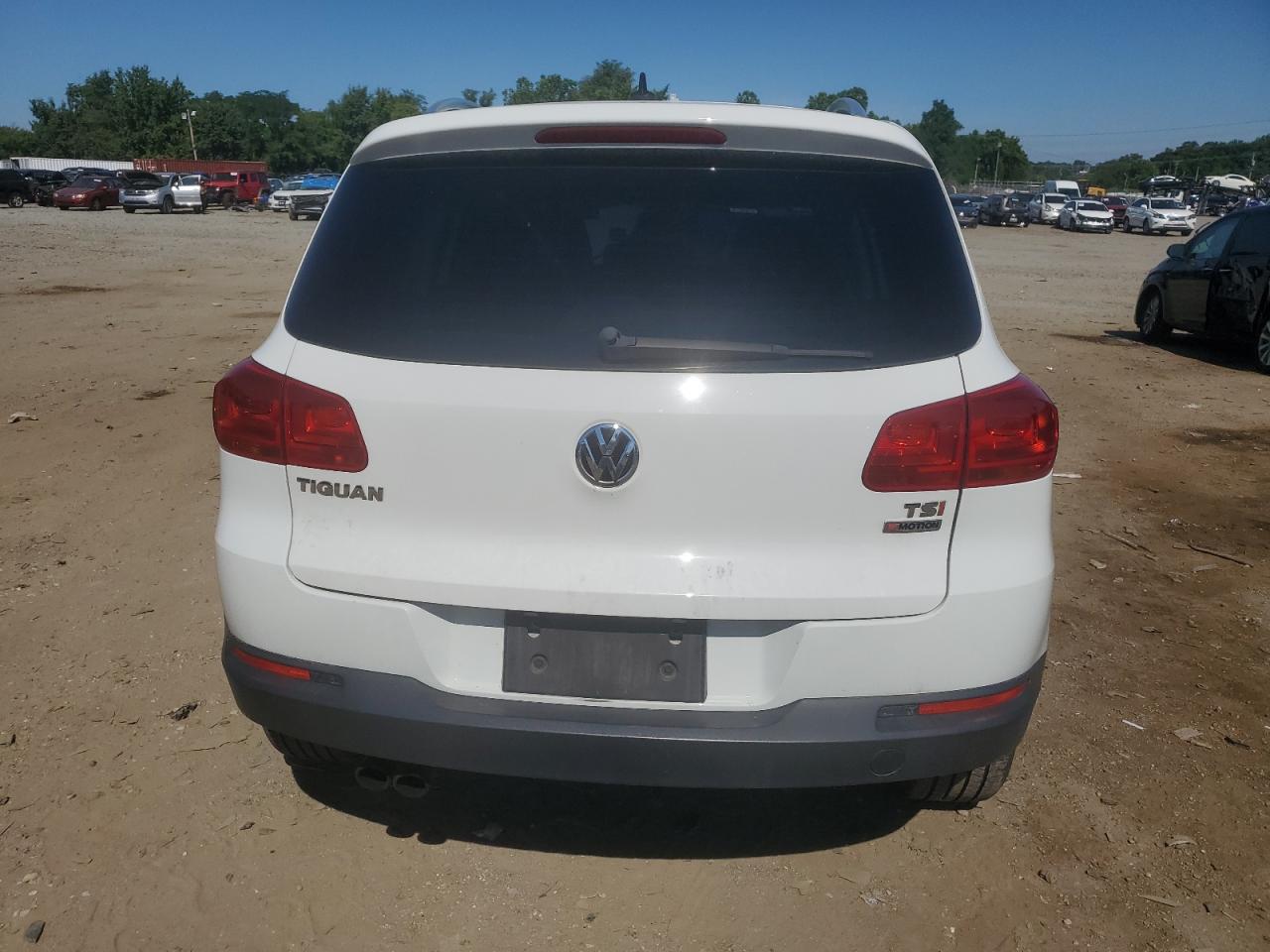 2017 Volkswagen Tiguan Wolfsburg VIN: WVGSV7AXXHK011212 Lot: 61732304
