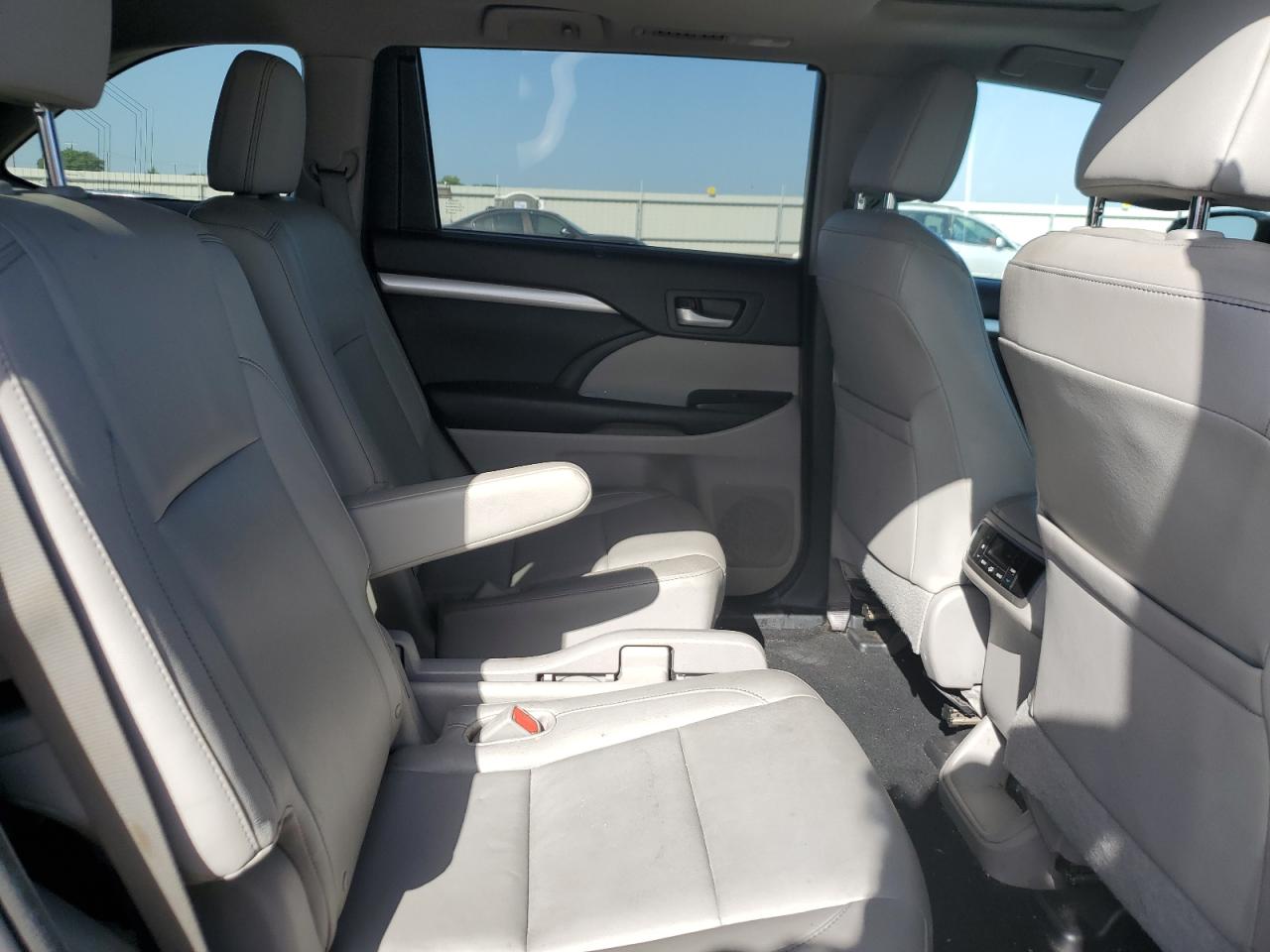 2014 Toyota Highlander Xle VIN: 5TDKKRFH1ES007225 Lot: 61199104