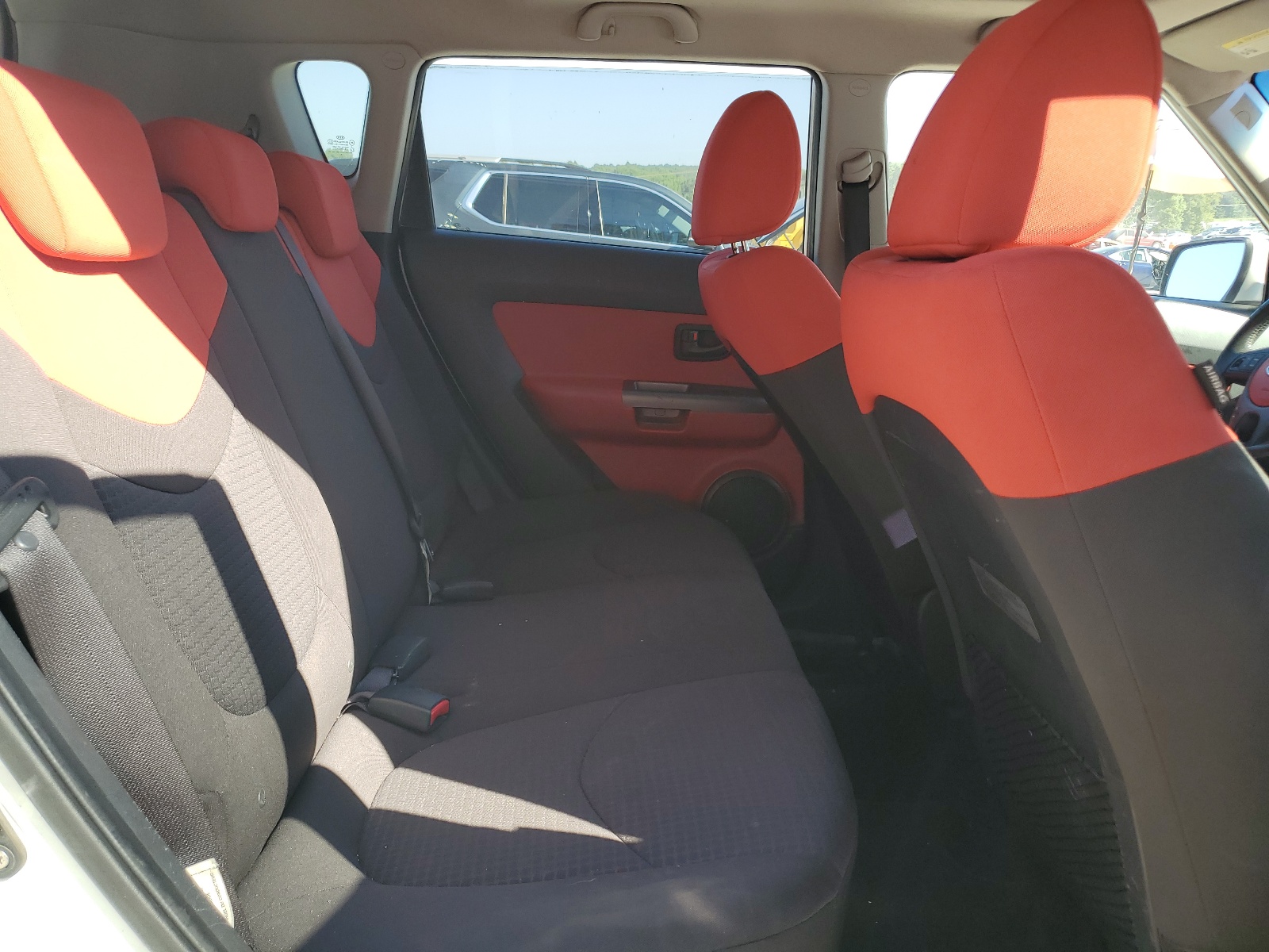 KNDJT2A28A7036275 2010 Kia Soul +