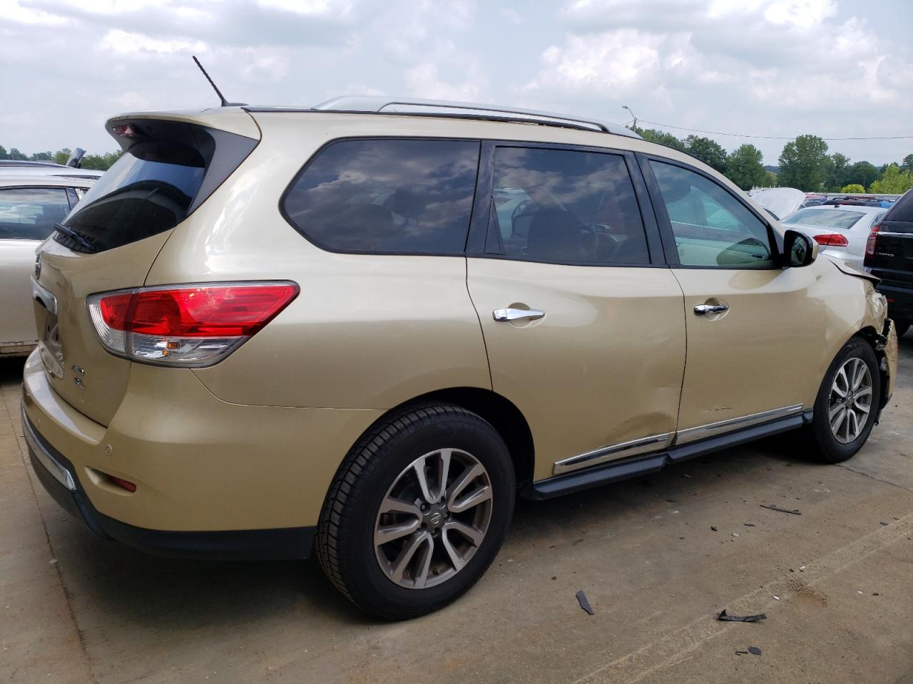 2013 Nissan Pathfinder - Image 3