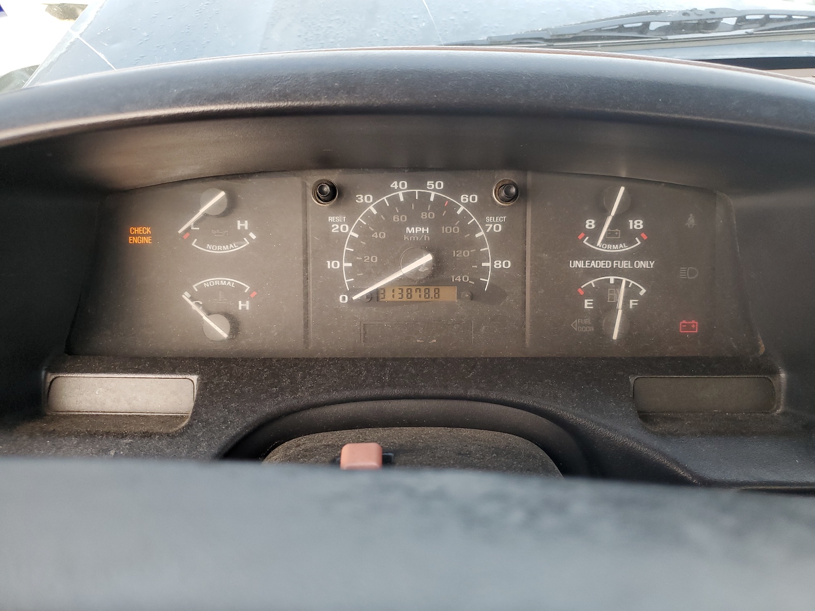 1FTDF15Y7RLA81305 1994 Ford F150