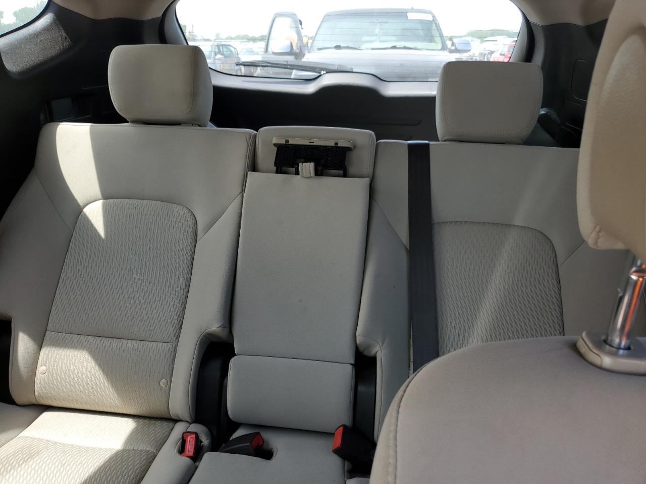 2014 Hyundai Santa Fe - Image 10