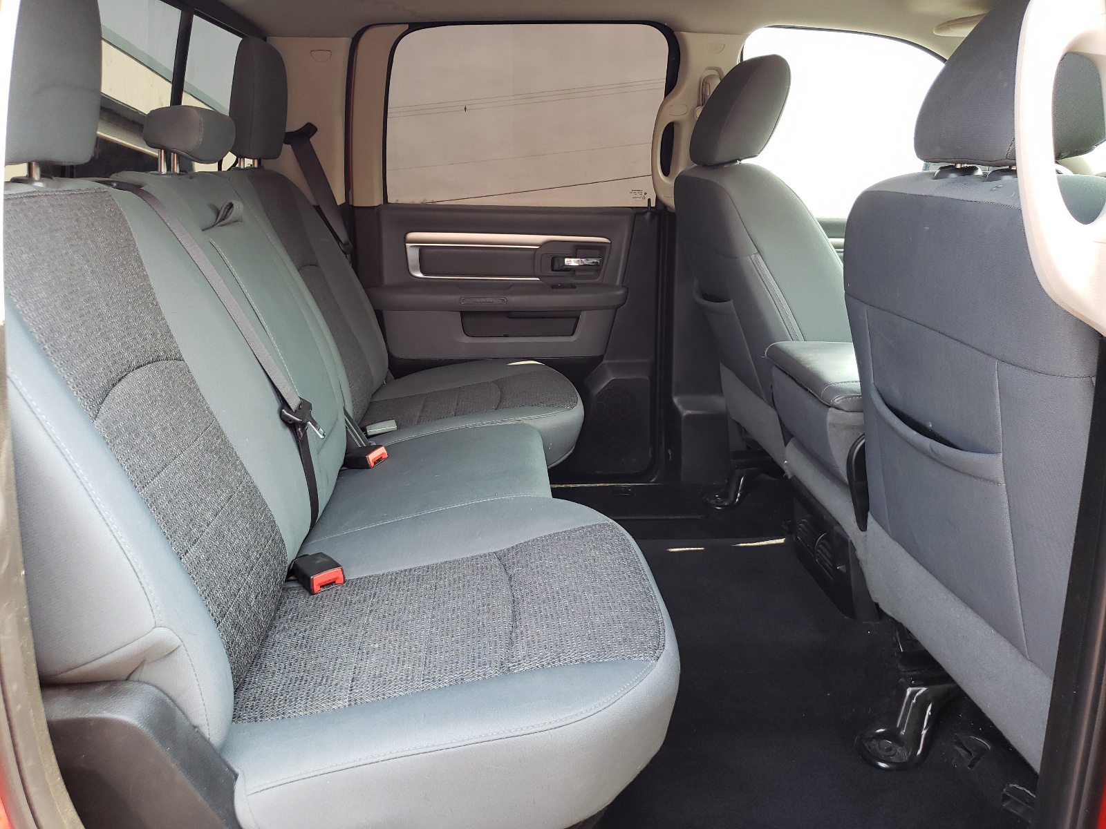 1C6RR7TT0HS685362 2017 Ram 1500 Slt