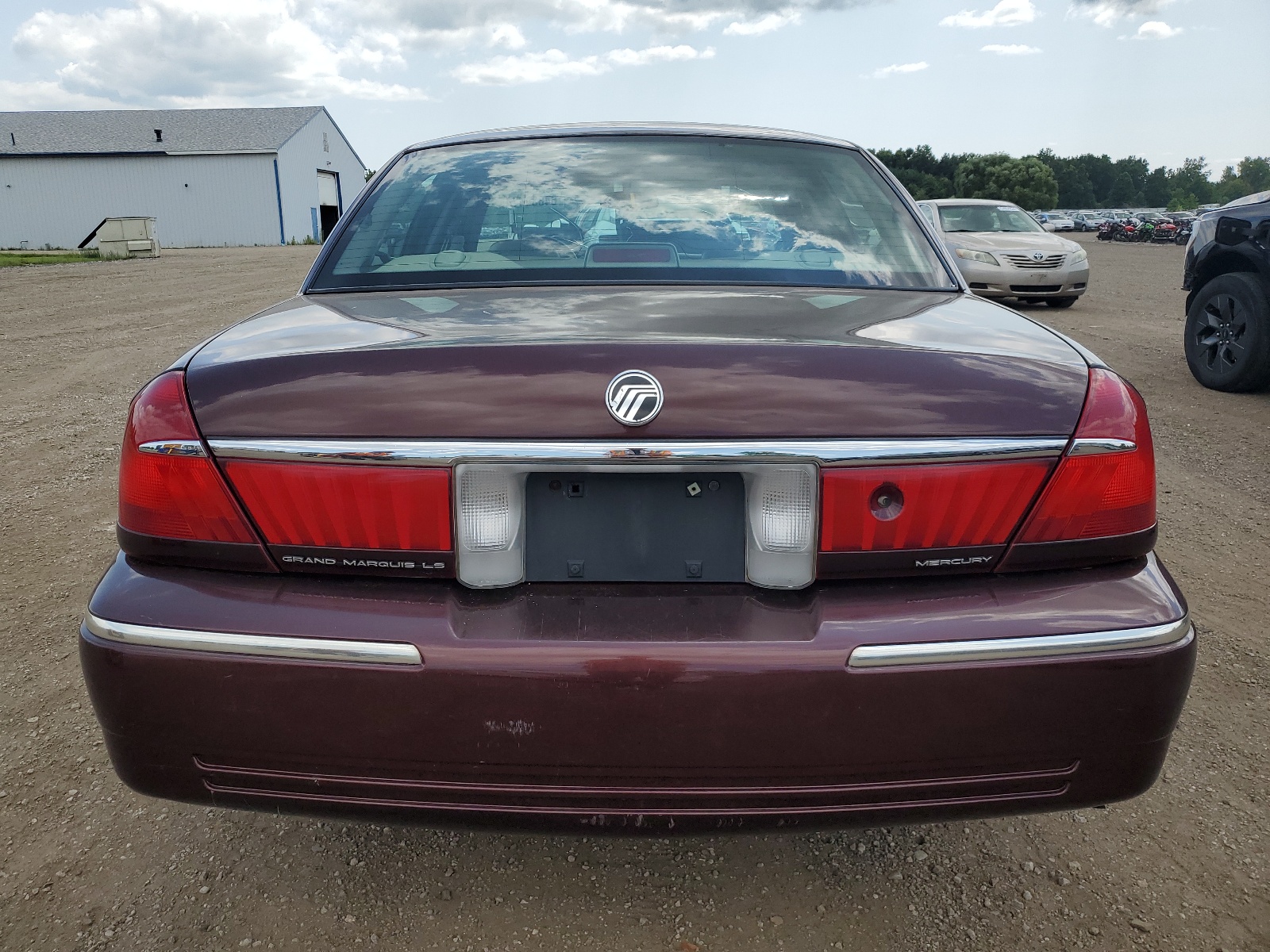2MEFM75W61X608045 2001 Mercury Grand Marquis Ls