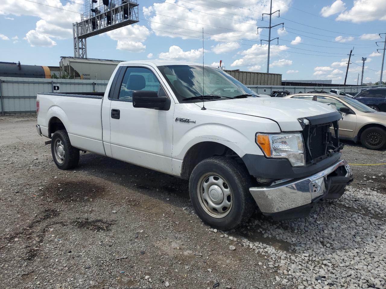 2013 Ford F150 VIN: 1FTMF1EM8DKE77402 Lot: 62275604