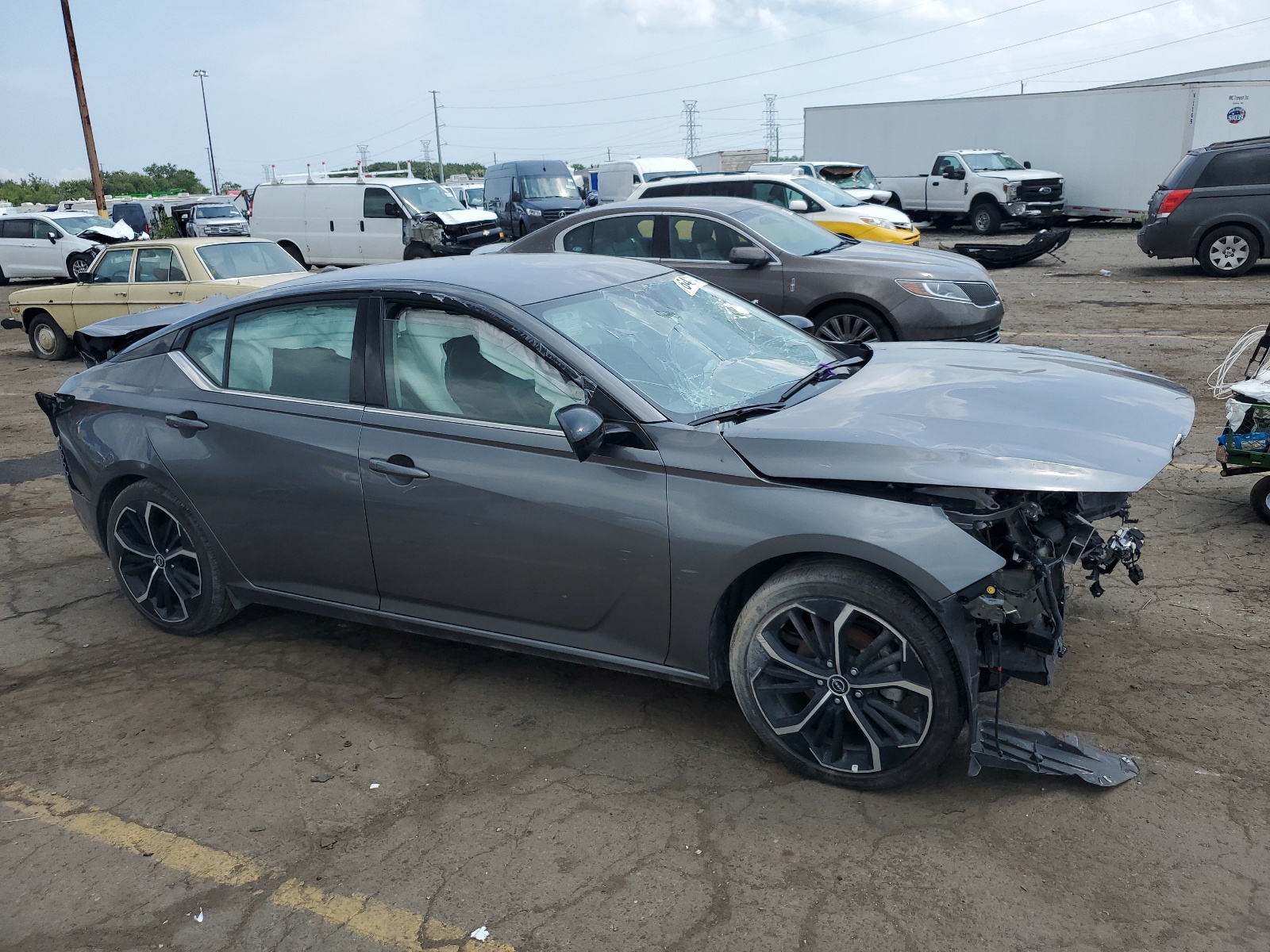 2023 Nissan Altima Sr vin: 1N4BL4CV3PN382980