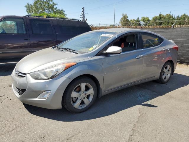 Sedans HYUNDAI ELANTRA 2013 Srebrny