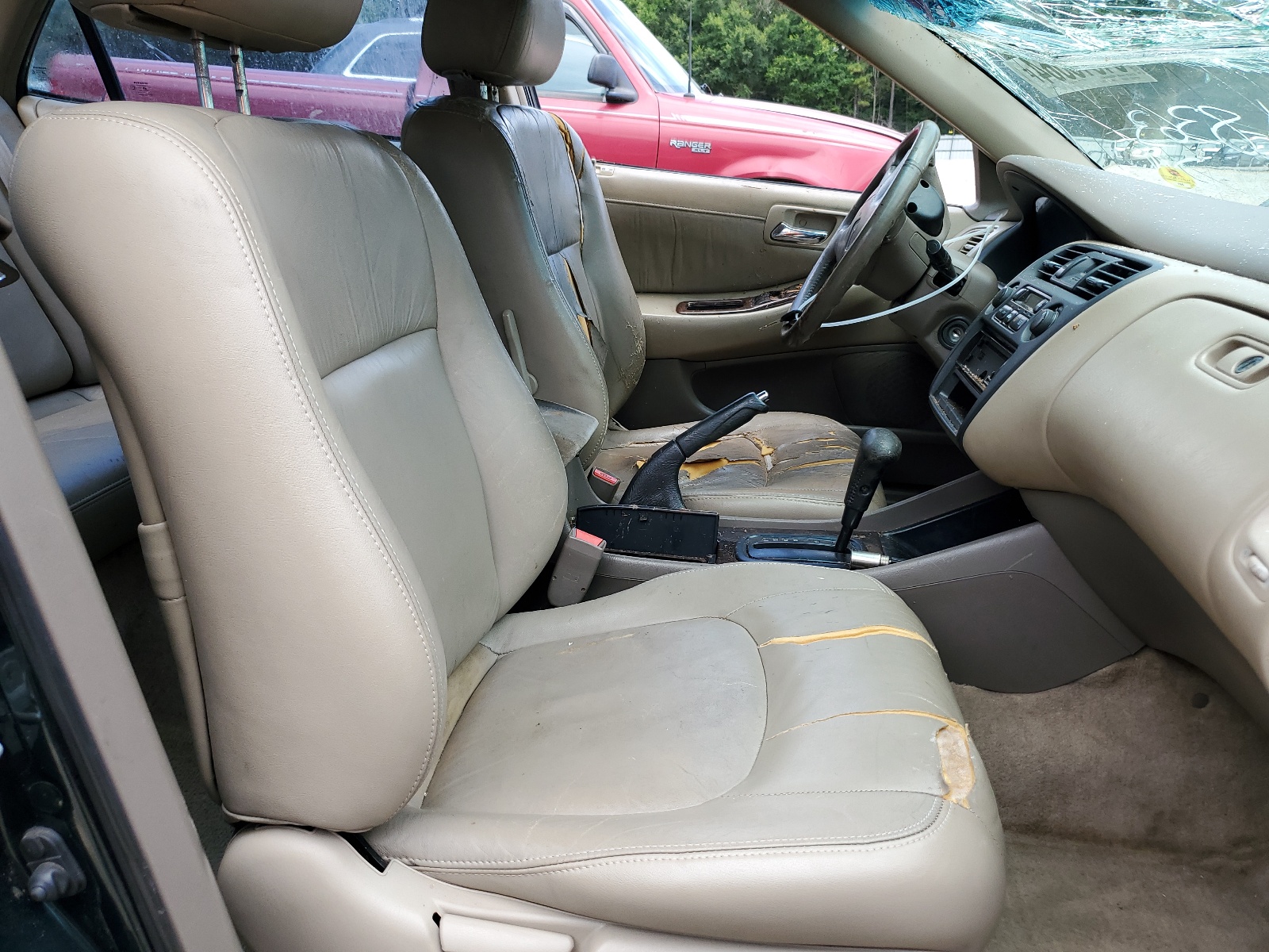 1HGCG165XXA028363 1999 Honda Accord Ex