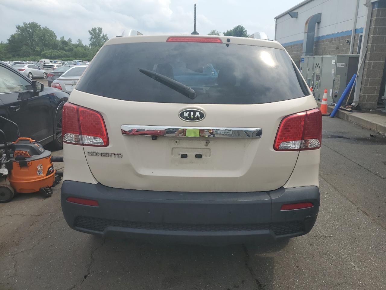 2011 Kia Sorento Base VIN: 5XYKTDA24BG141822 Lot: 61693074