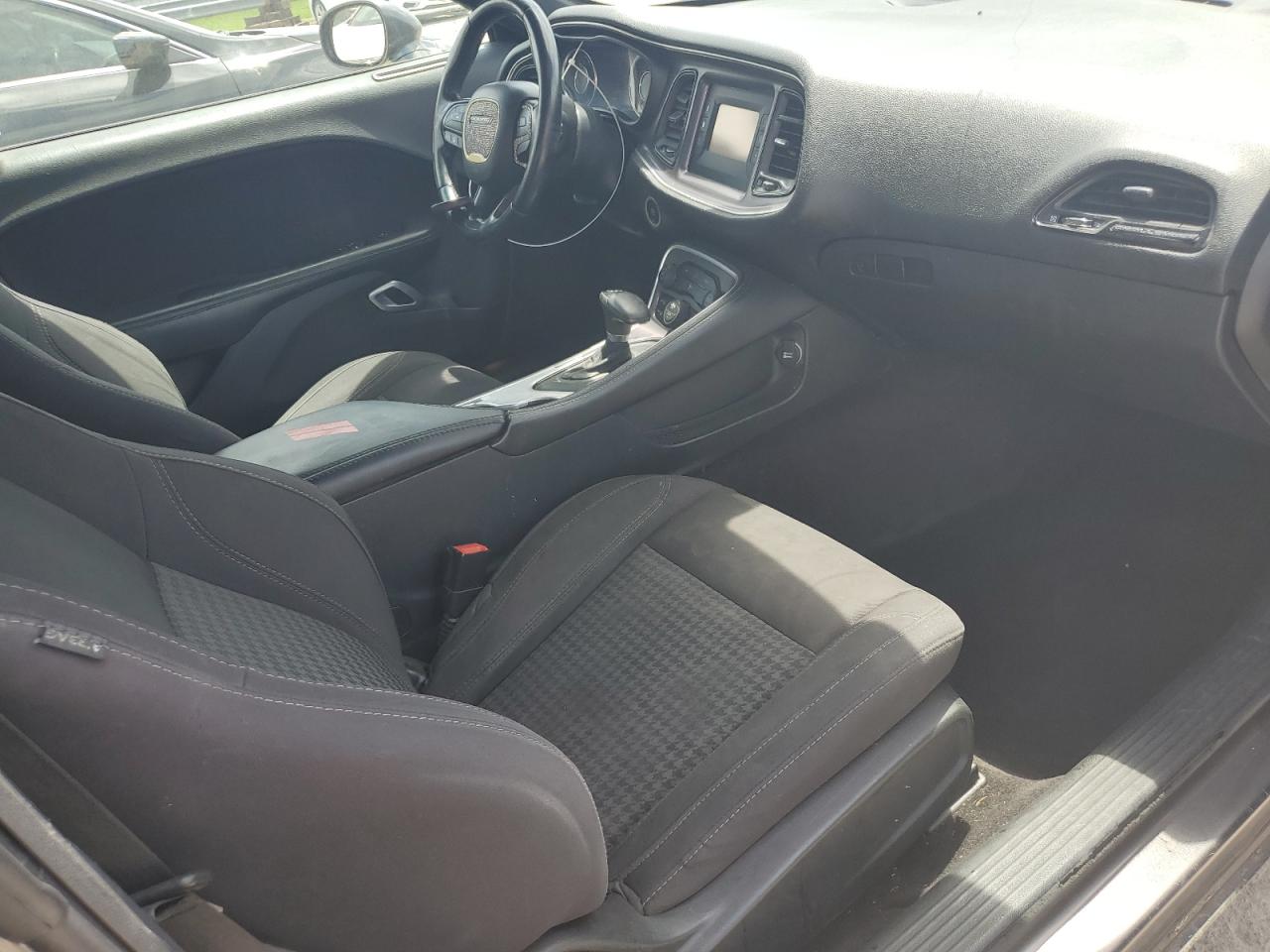 2C3CDZAG2FH739817 2015 Dodge Challenger Sxt