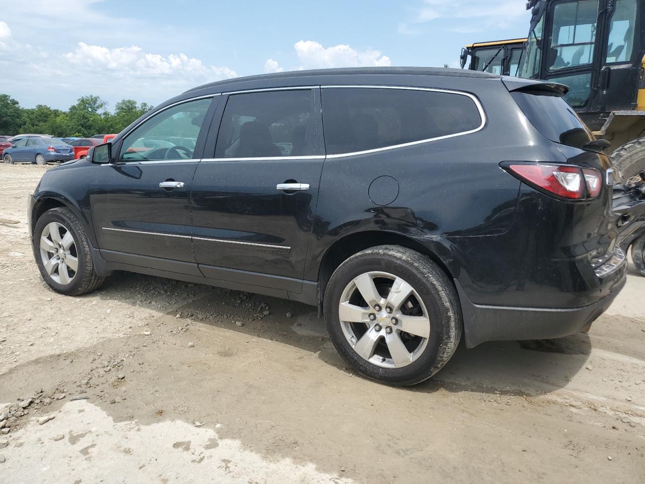 1GNKVJKD5FJ318951 2015 CHEVROLET TRAVERSE - Image 2