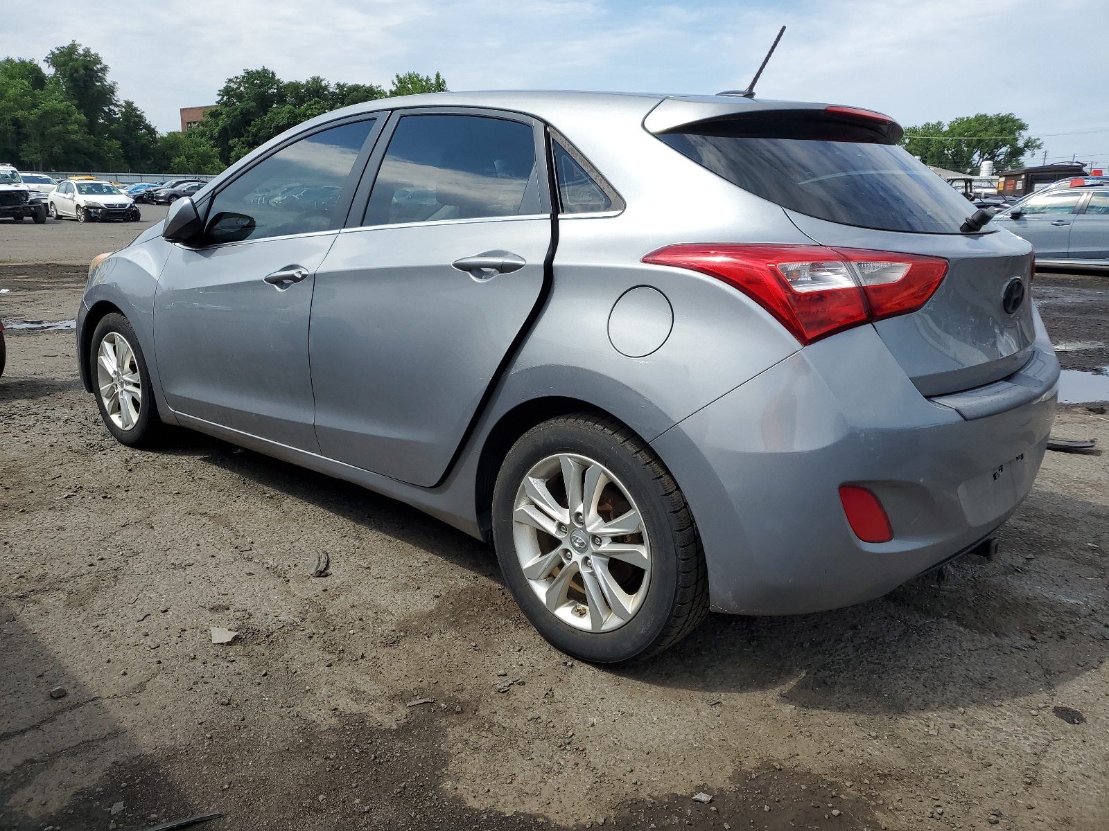 2014 Hyundai Elantra Gt vin: KMHD35LH7EU195372