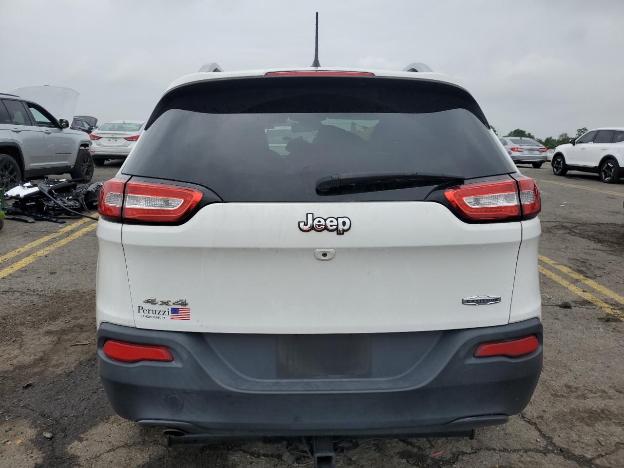 2015 Jeep Cherokee Latitude VIN: 1C4PJMCB0FW572059 Lot: 64423834