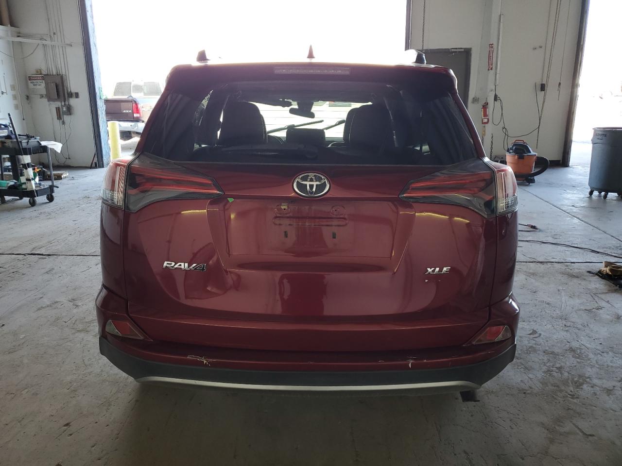 2T3WFREVXJW433310 2018 Toyota Rav4 Adventure