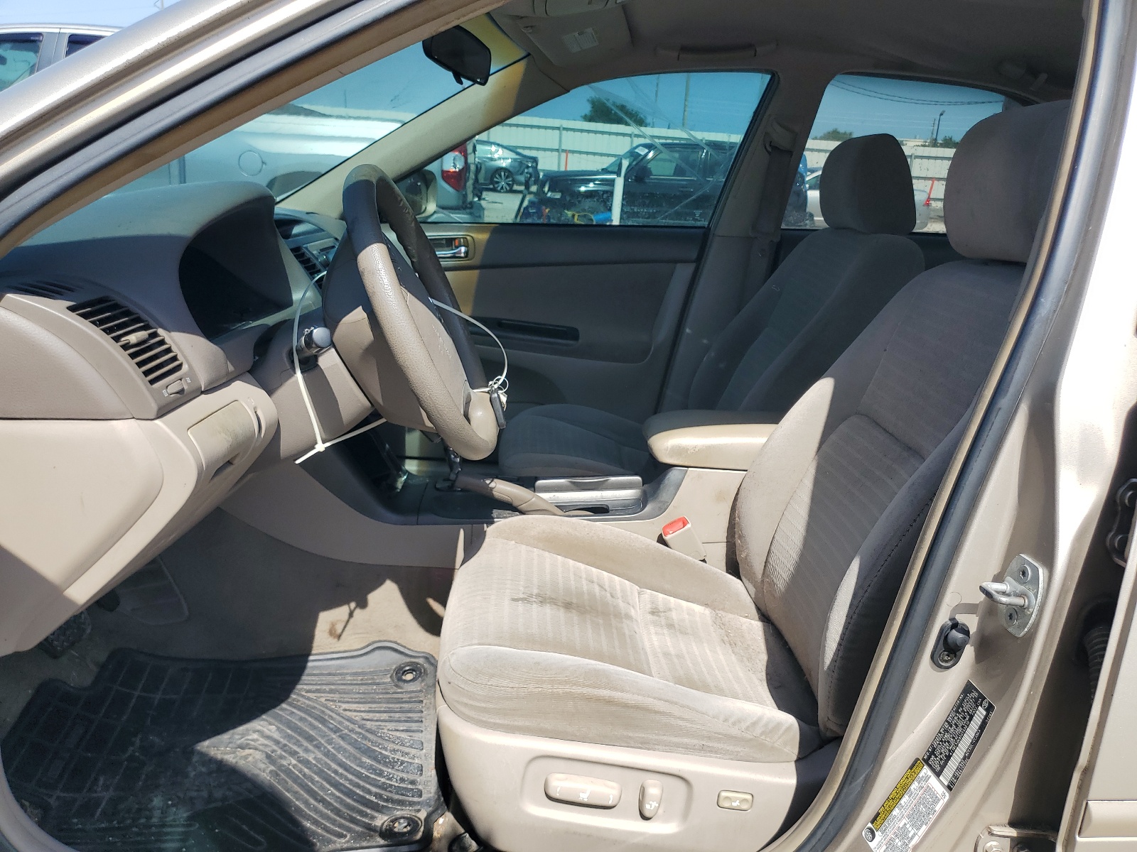 4T1BE32K95U549010 2005 Toyota Camry Le