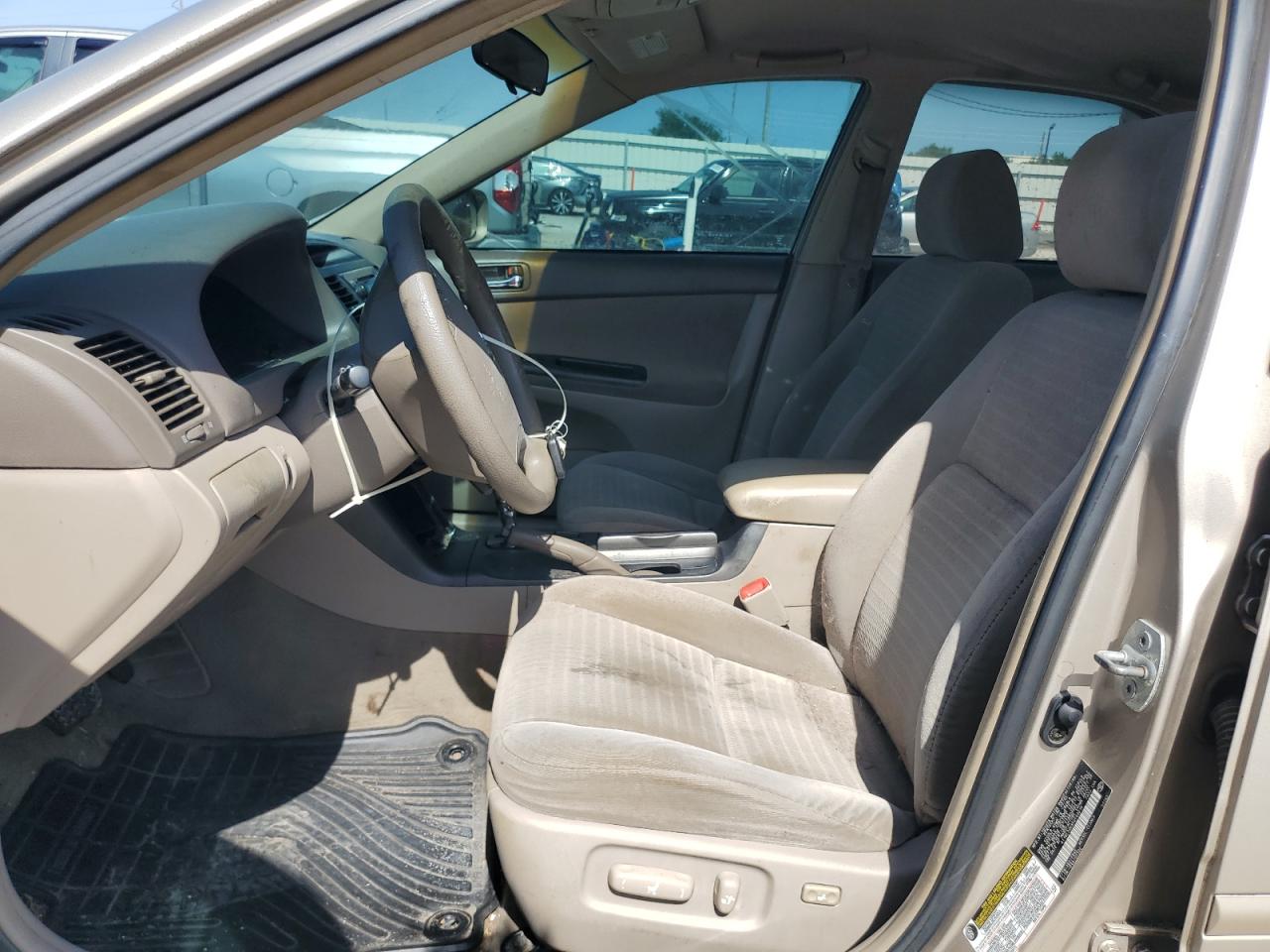 2005 Toyota Camry Le VIN: 4T1BE32K95U549010 Lot: 64071004