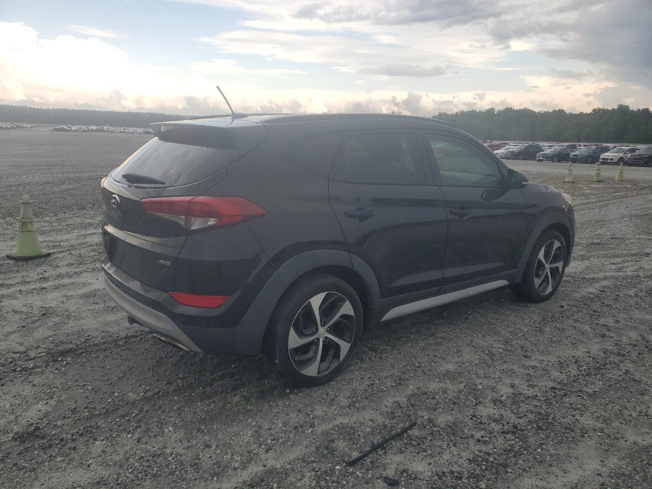 2017 Hyundai Tucson Limited VIN: KM8J3CA24HU566160 Lot: 64180014