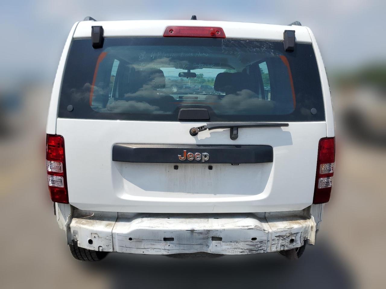 2012 Jeep Liberty (North America) - Image 6
