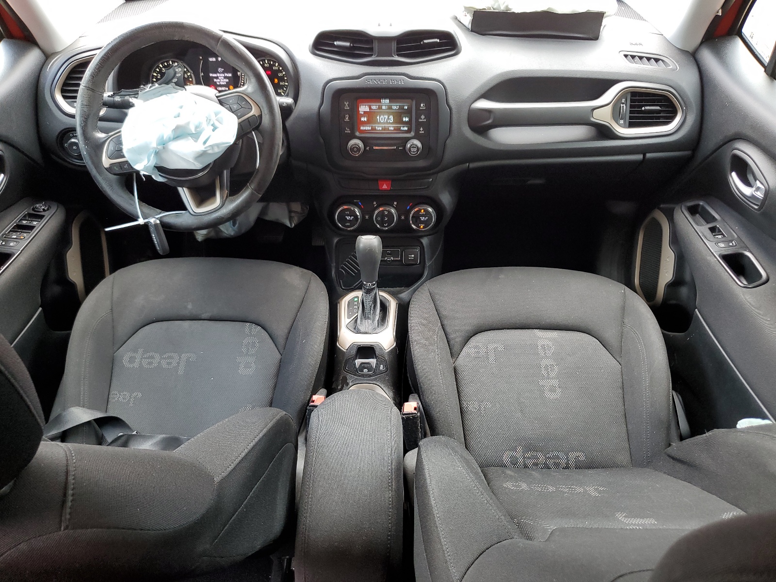 ZACCJABT6FPB51421 2015 Jeep Renegade Latitude