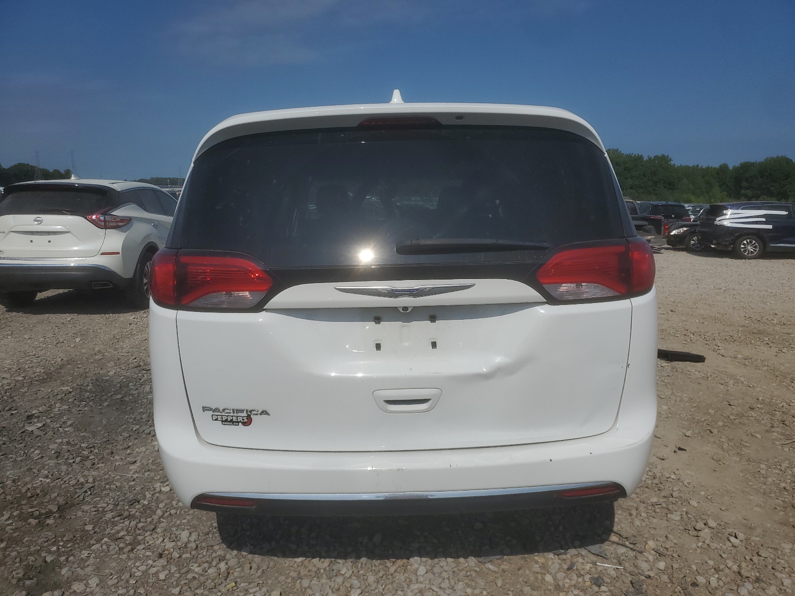 2C4RC1BG8HR768261 2017 Chrysler Pacifica Touring L